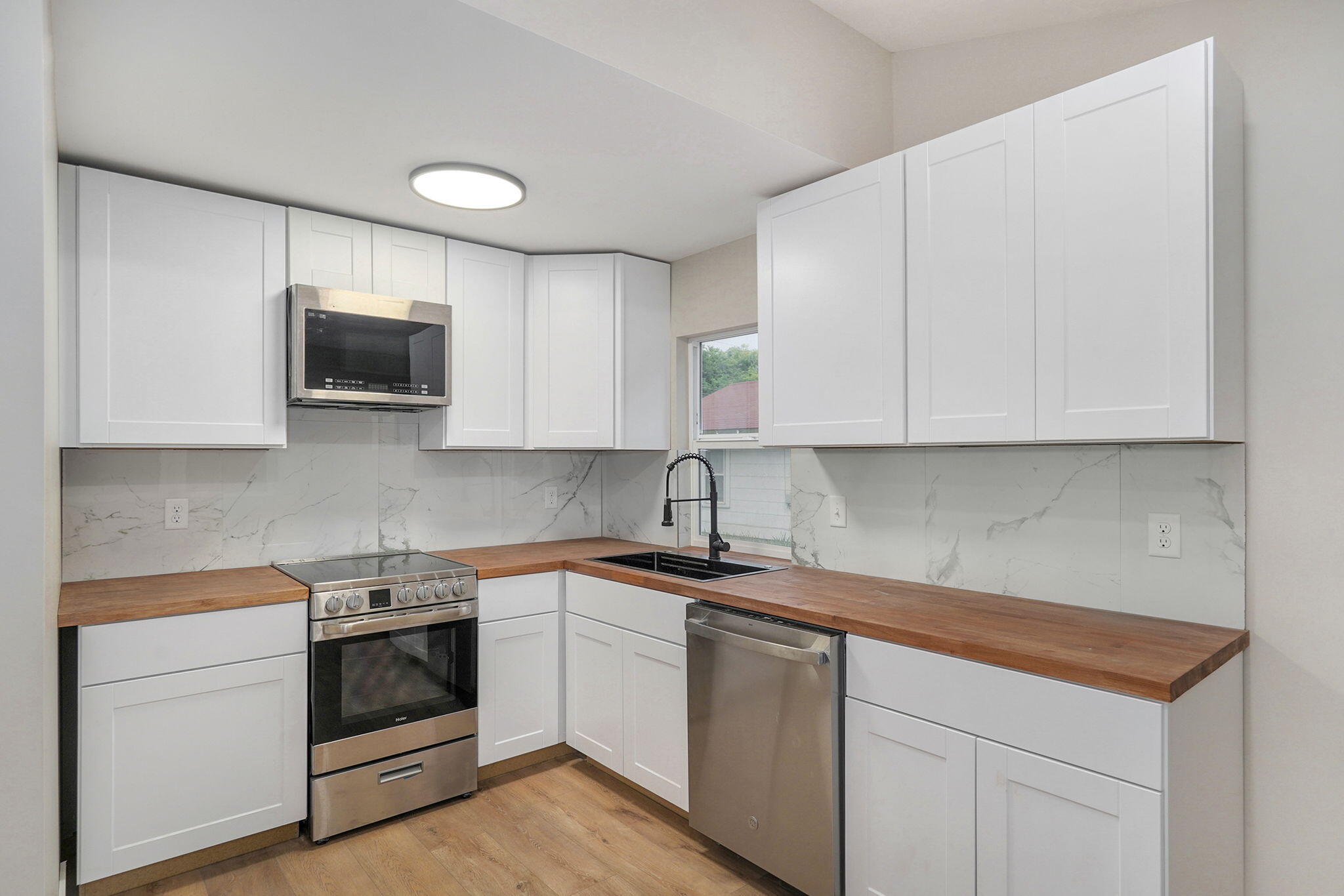 1616 North Hampton Avenue Property Photo 6