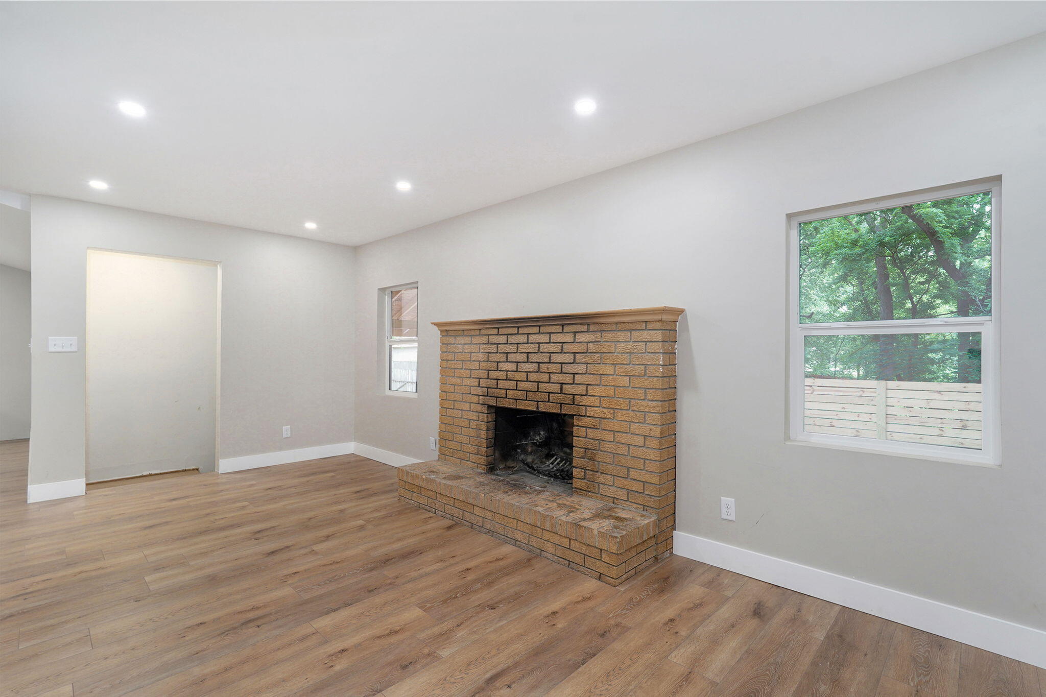 1616 North Hampton Avenue Property Photo 8