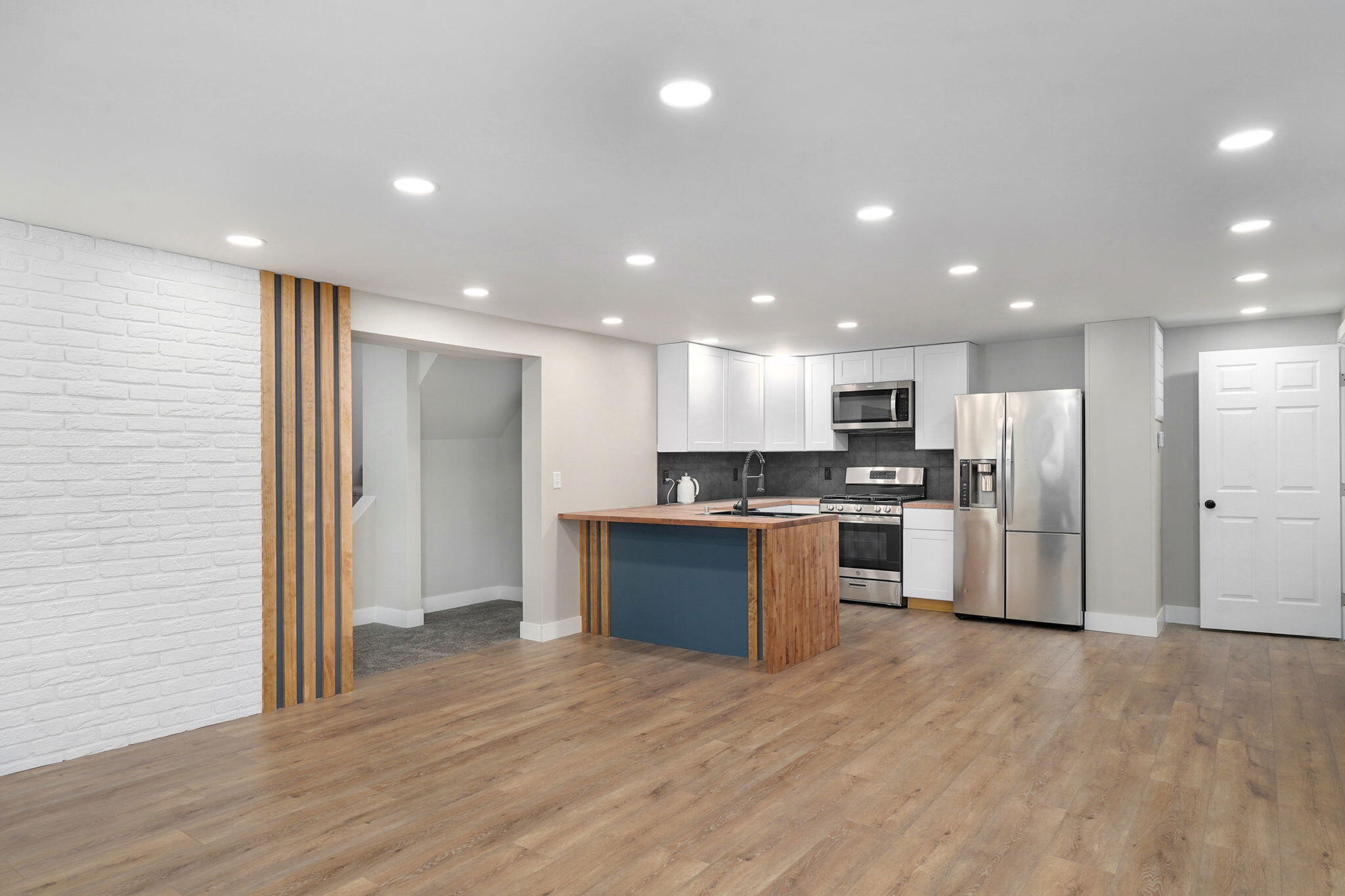 1616 North Hampton Avenue Property Photo 9
