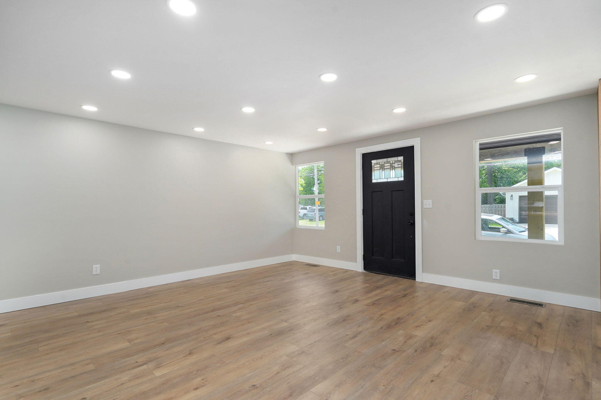 1616 North Hampton Avenue Property Photo 13