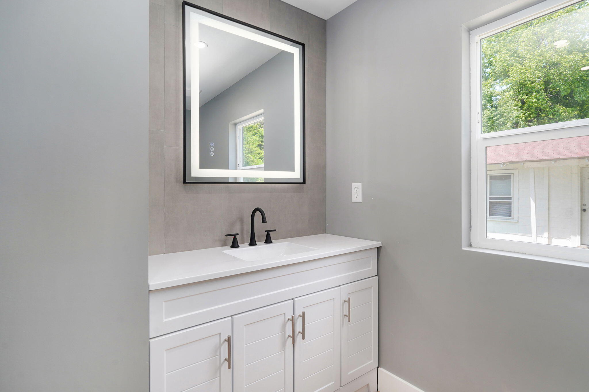 1616 North Hampton Avenue Property Photo 17