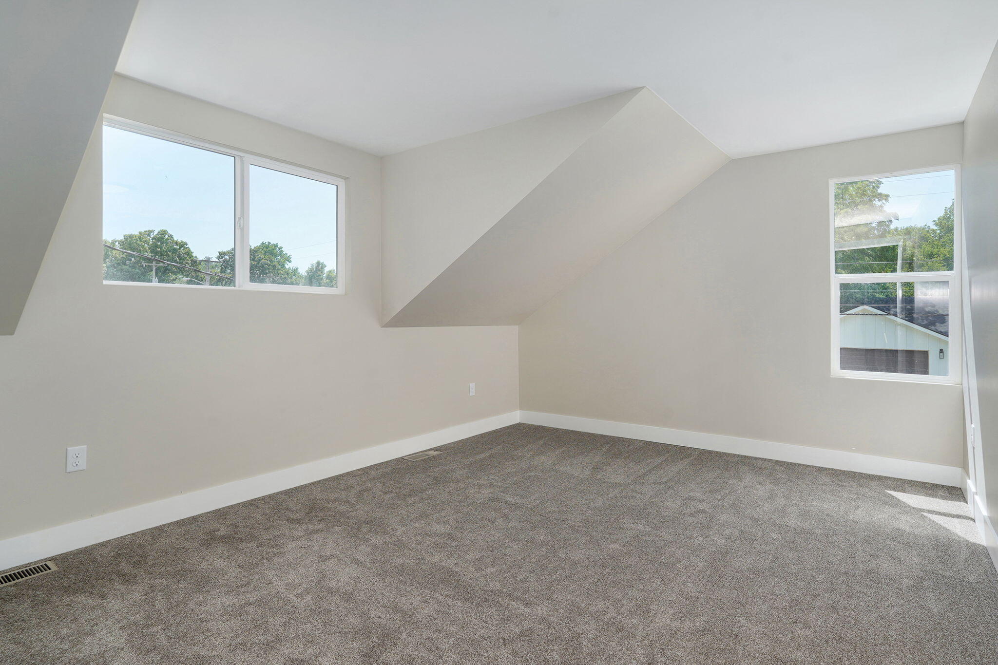 1616 North Hampton Avenue Property Photo 20