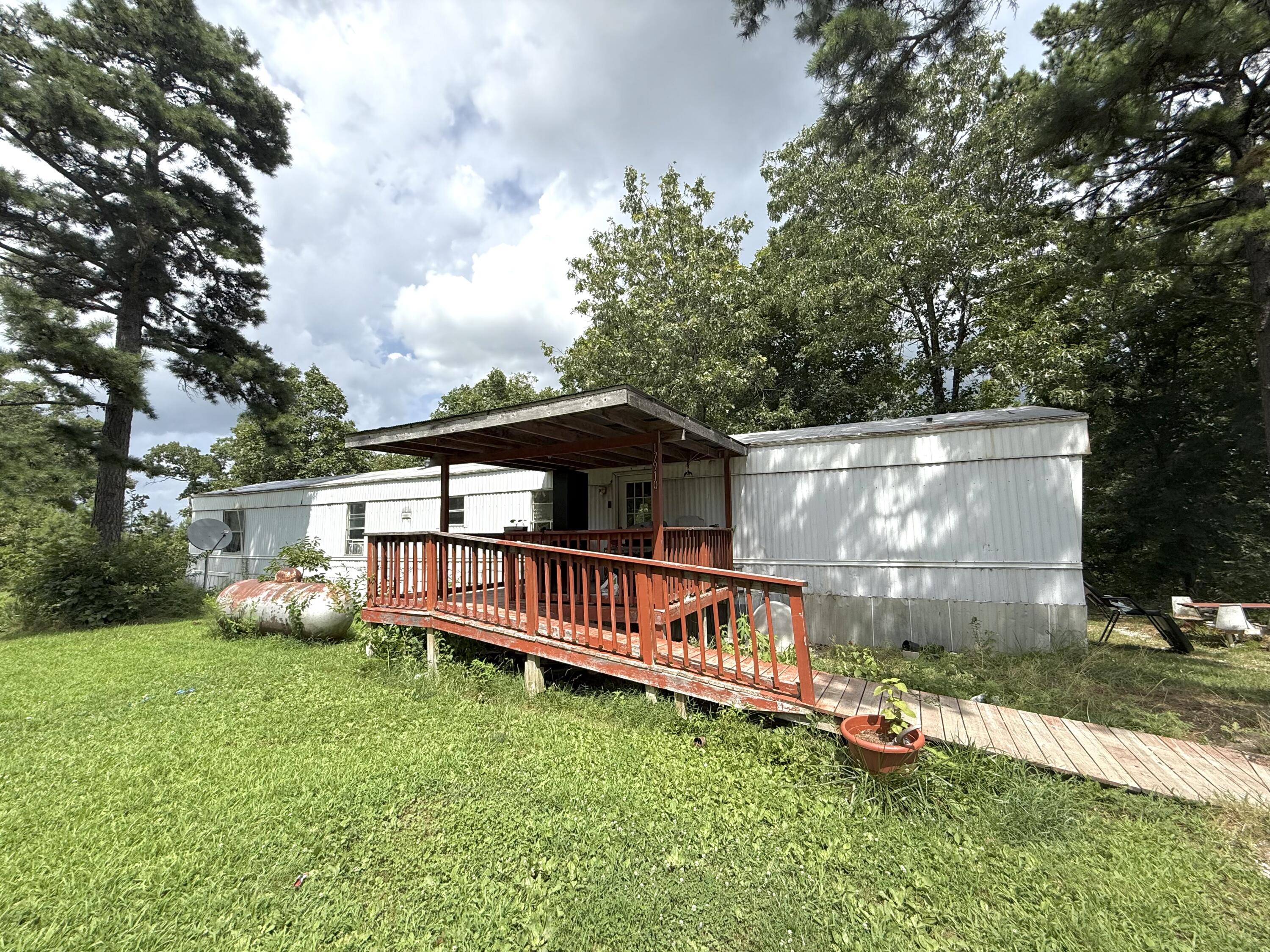 17910 Grandview Road Property Photo 1