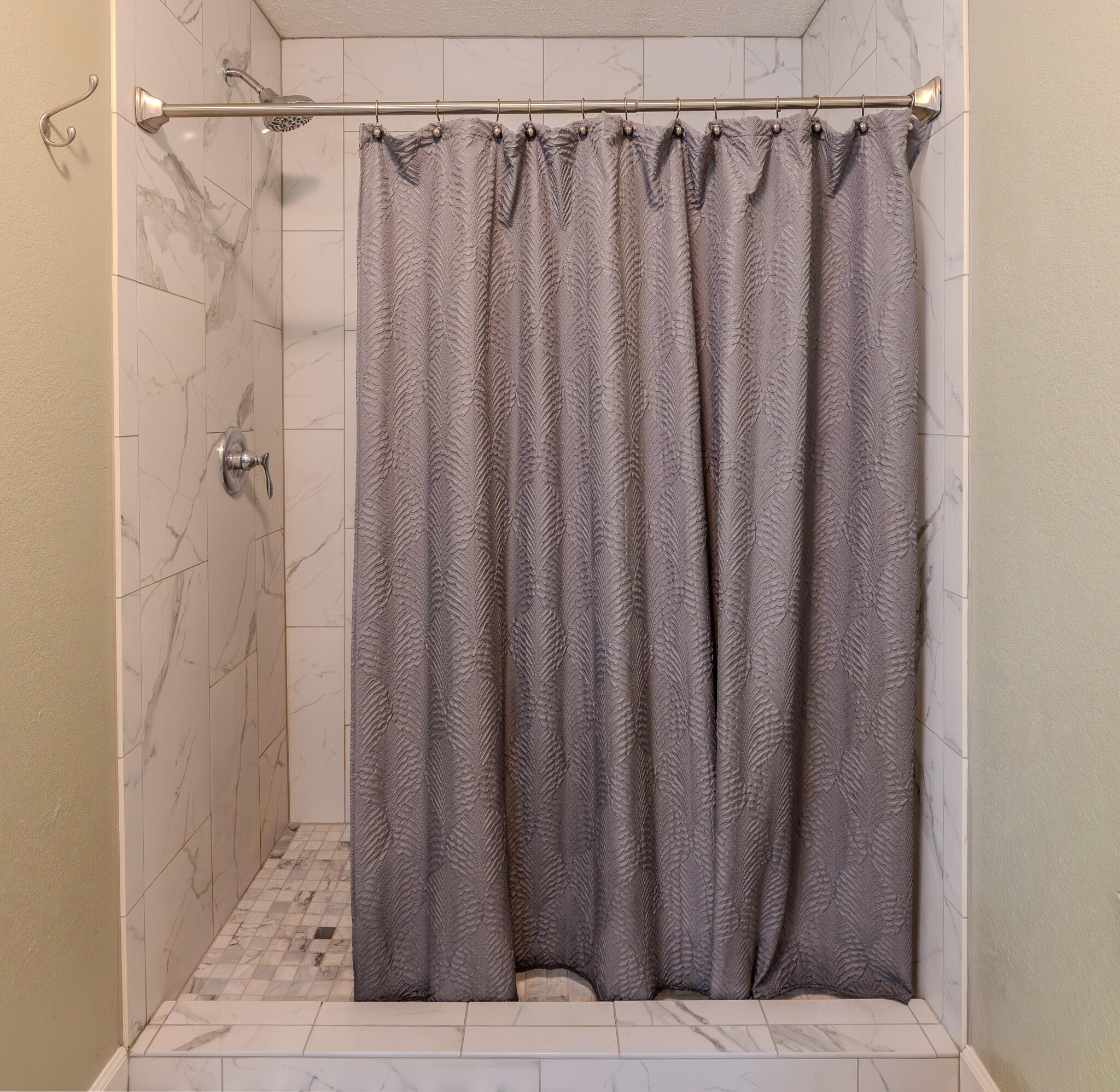 806 Oak Hill Drive Property Photo 10