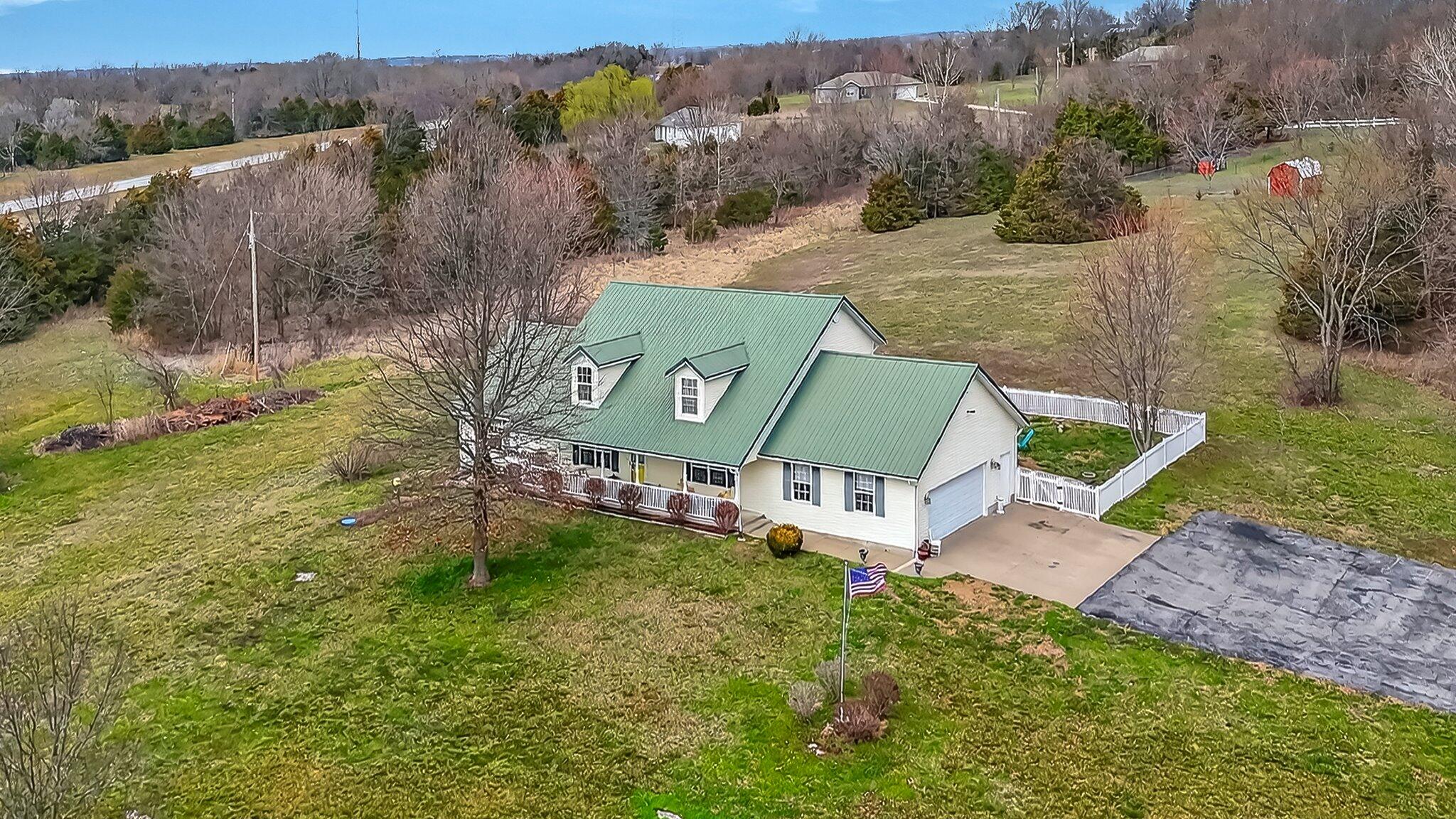 1519 East 515th Road Property Photo 4