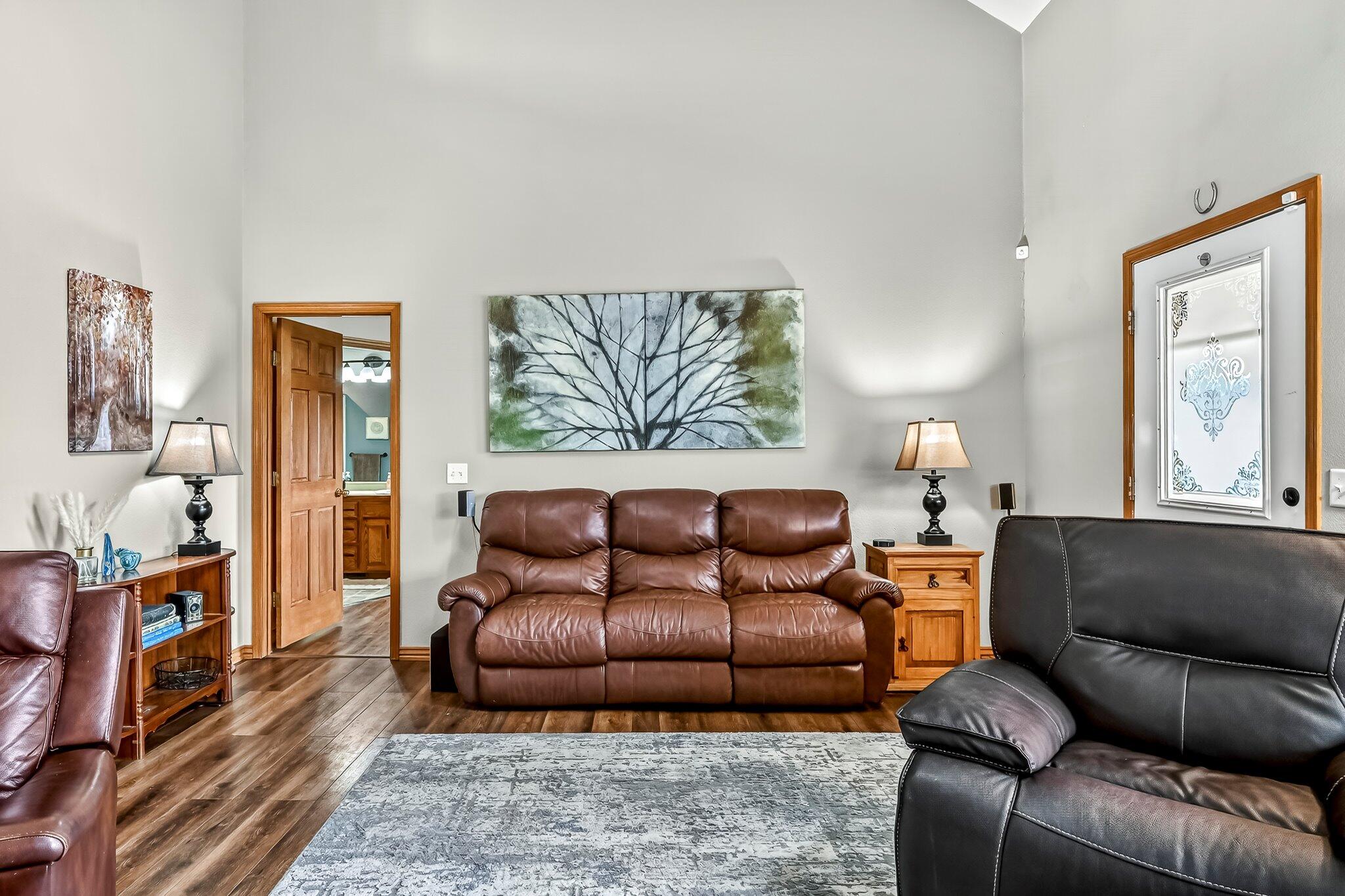 1519 East 515th Road Property Photo 8