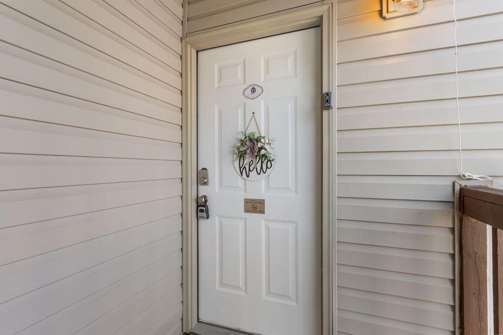 13 Woodpecker Lane 6 Property Photo 4