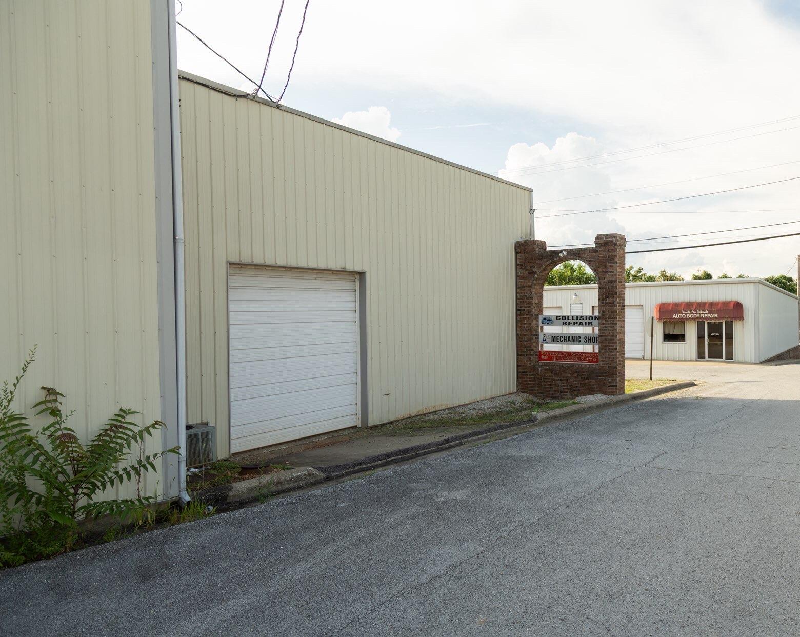 118 East Davis Street Property Photo 4