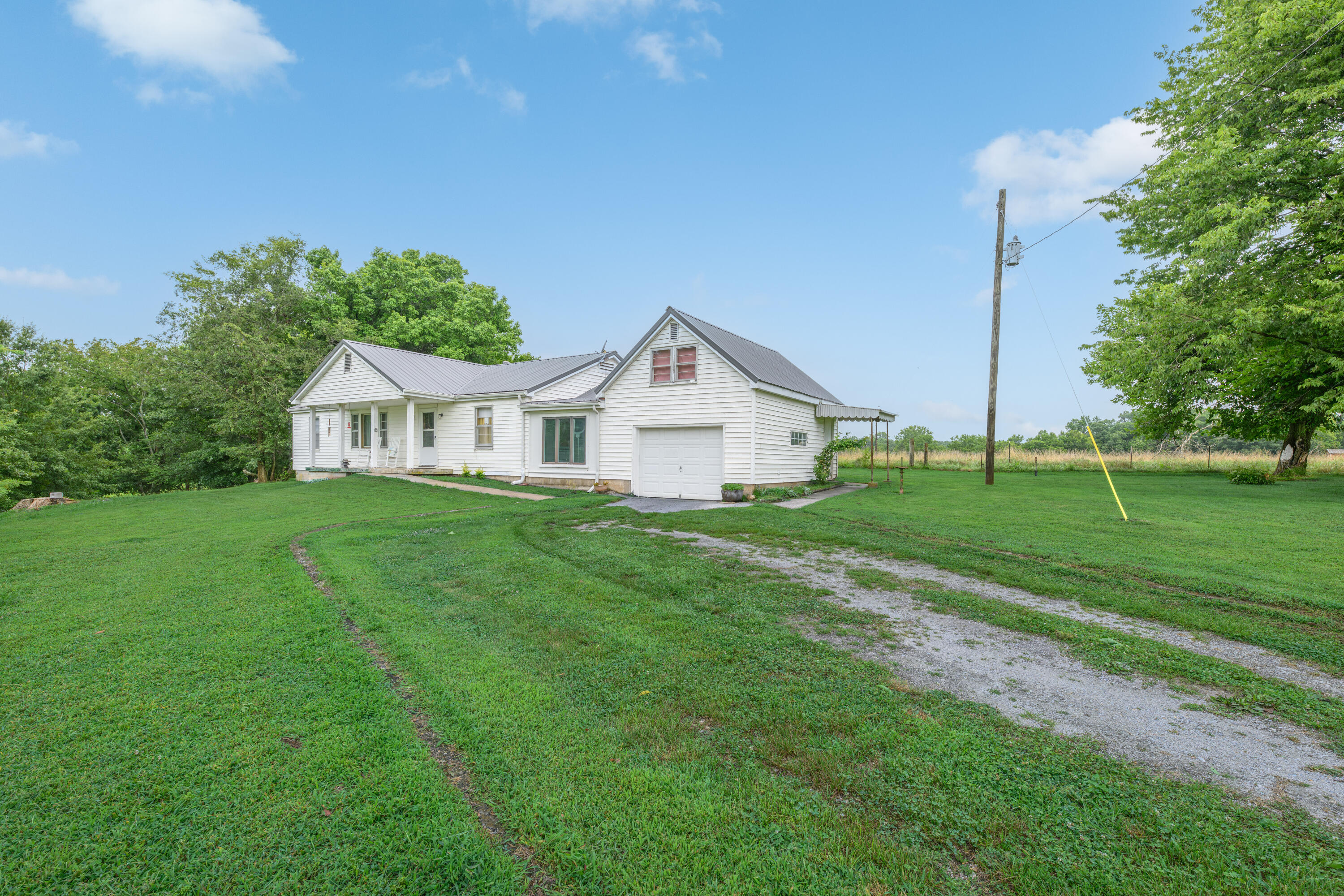 1944 Smyrna Road Property Photo 1