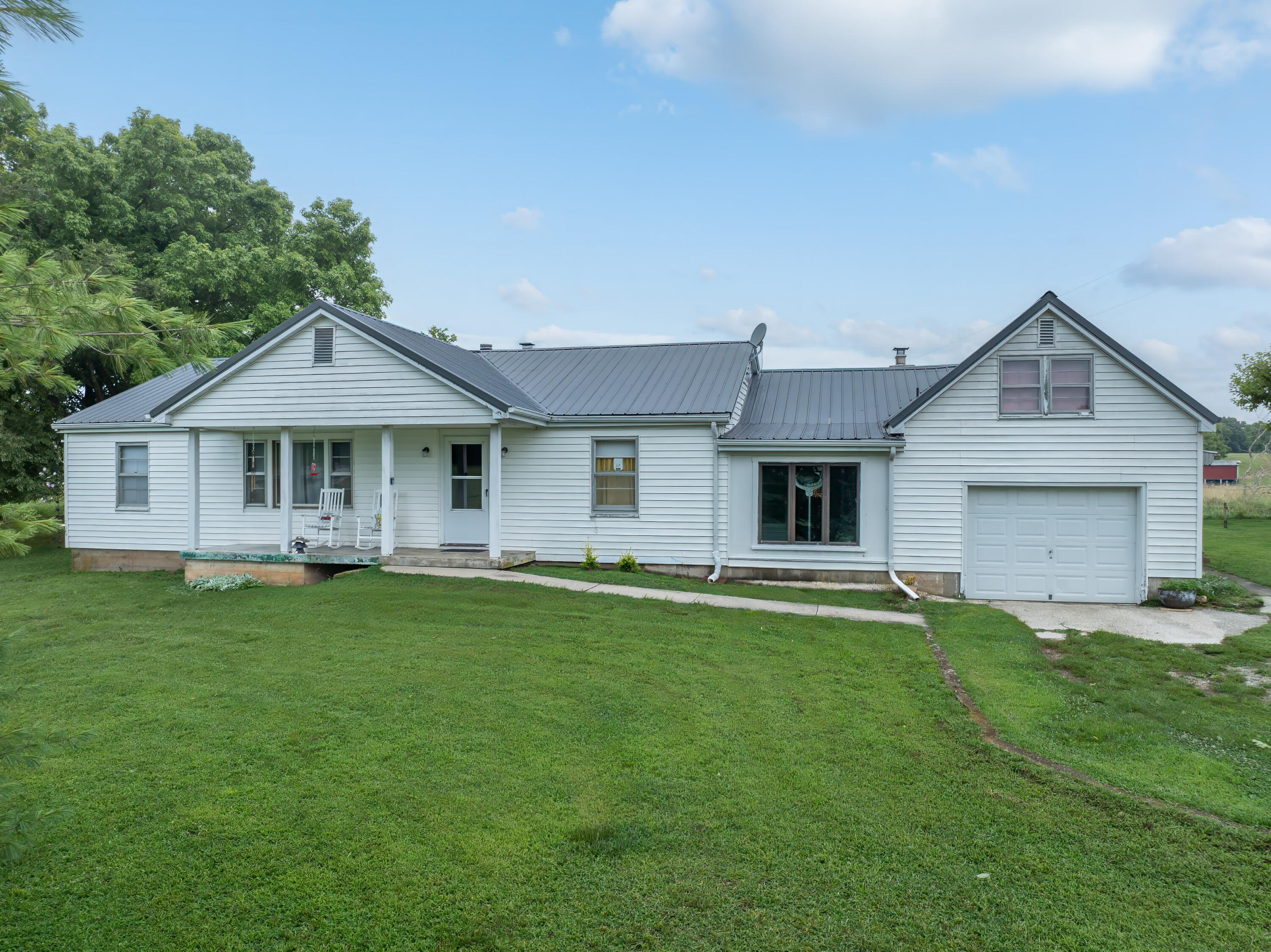 1944 Smyrna Road Property Photo 3