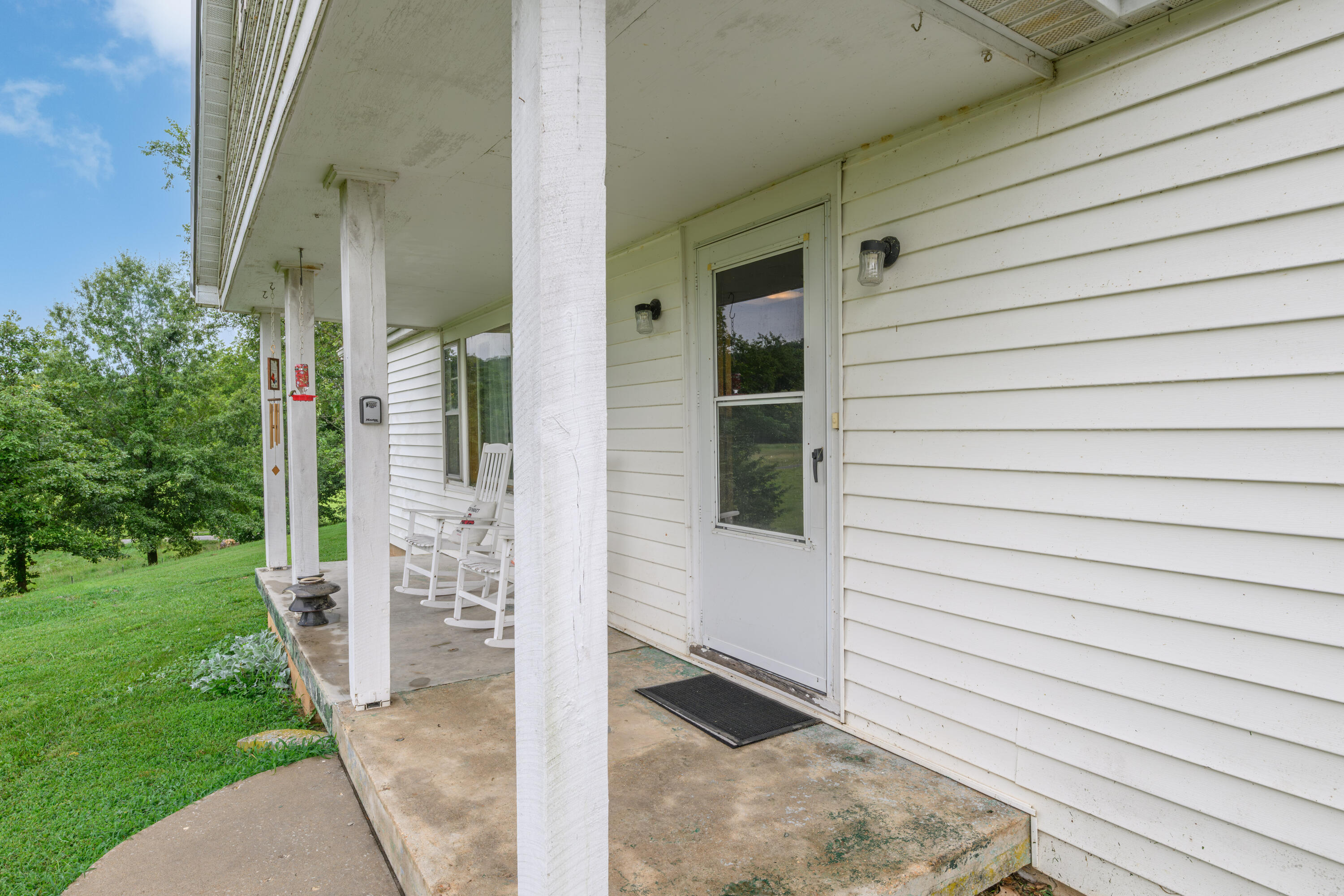 1944 Smyrna Road Property Photo 6