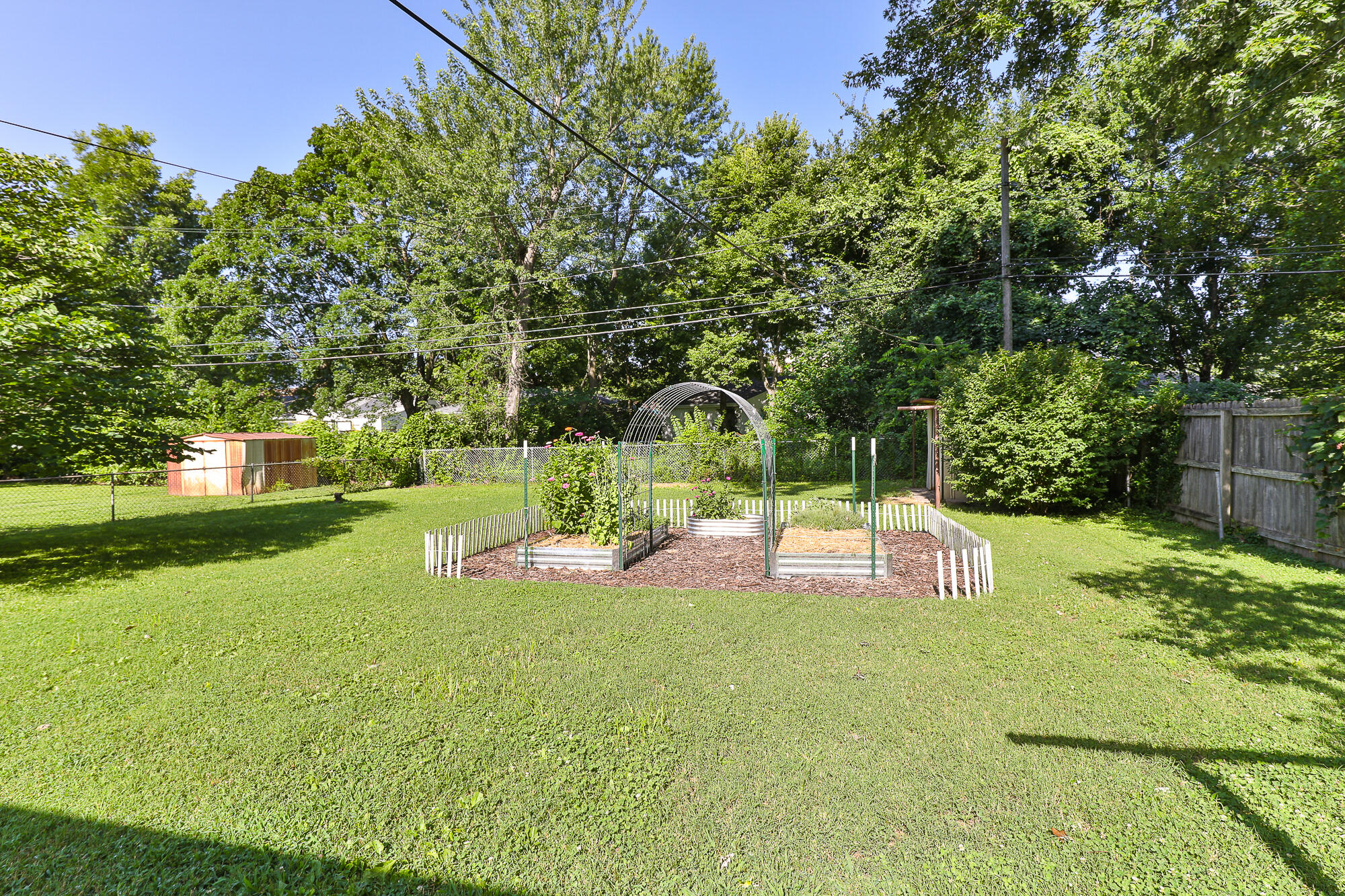 1909 South Pickwick Avenue Property Photo 23