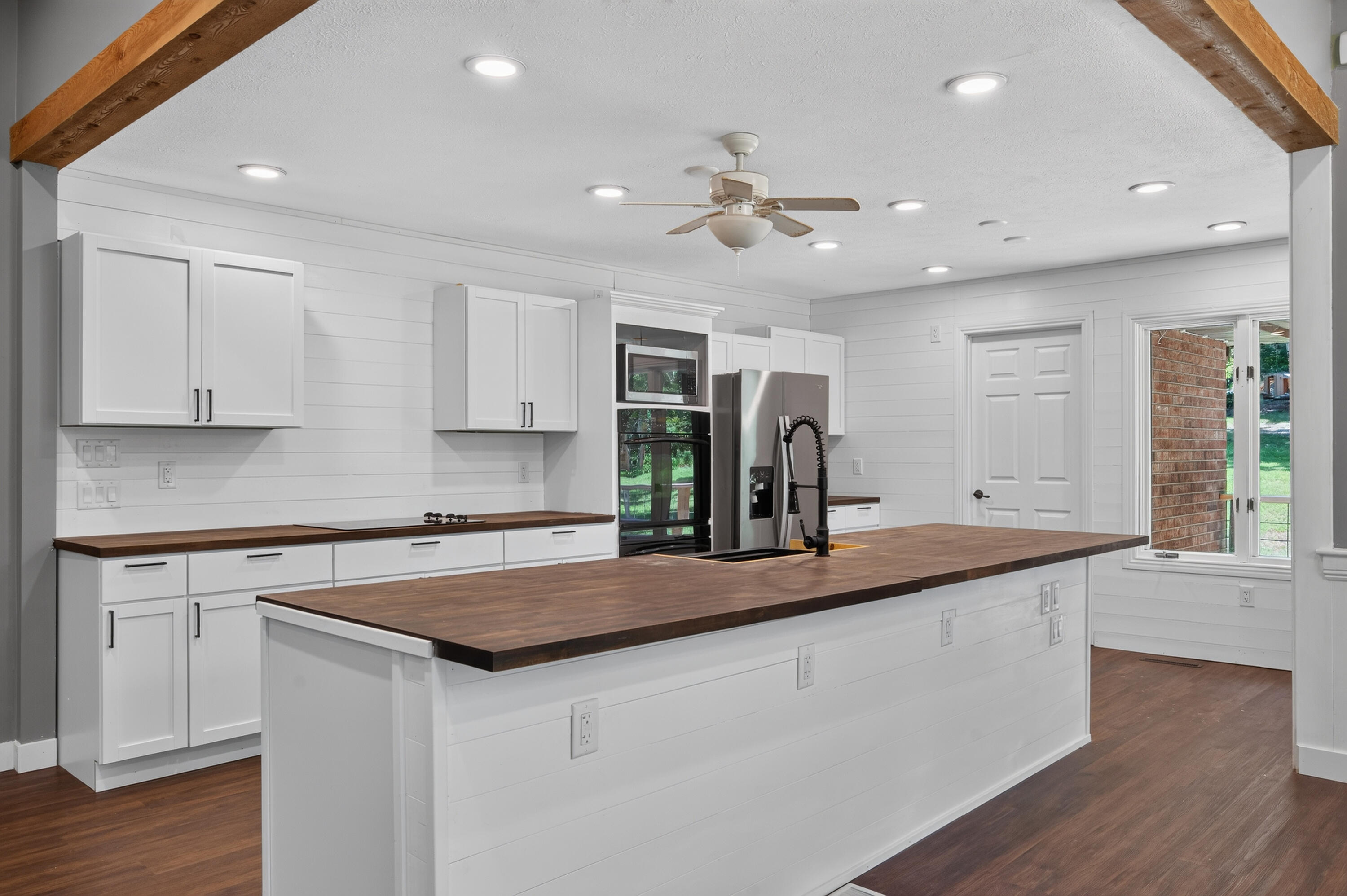 86 Westwood Drive Property Photo 3