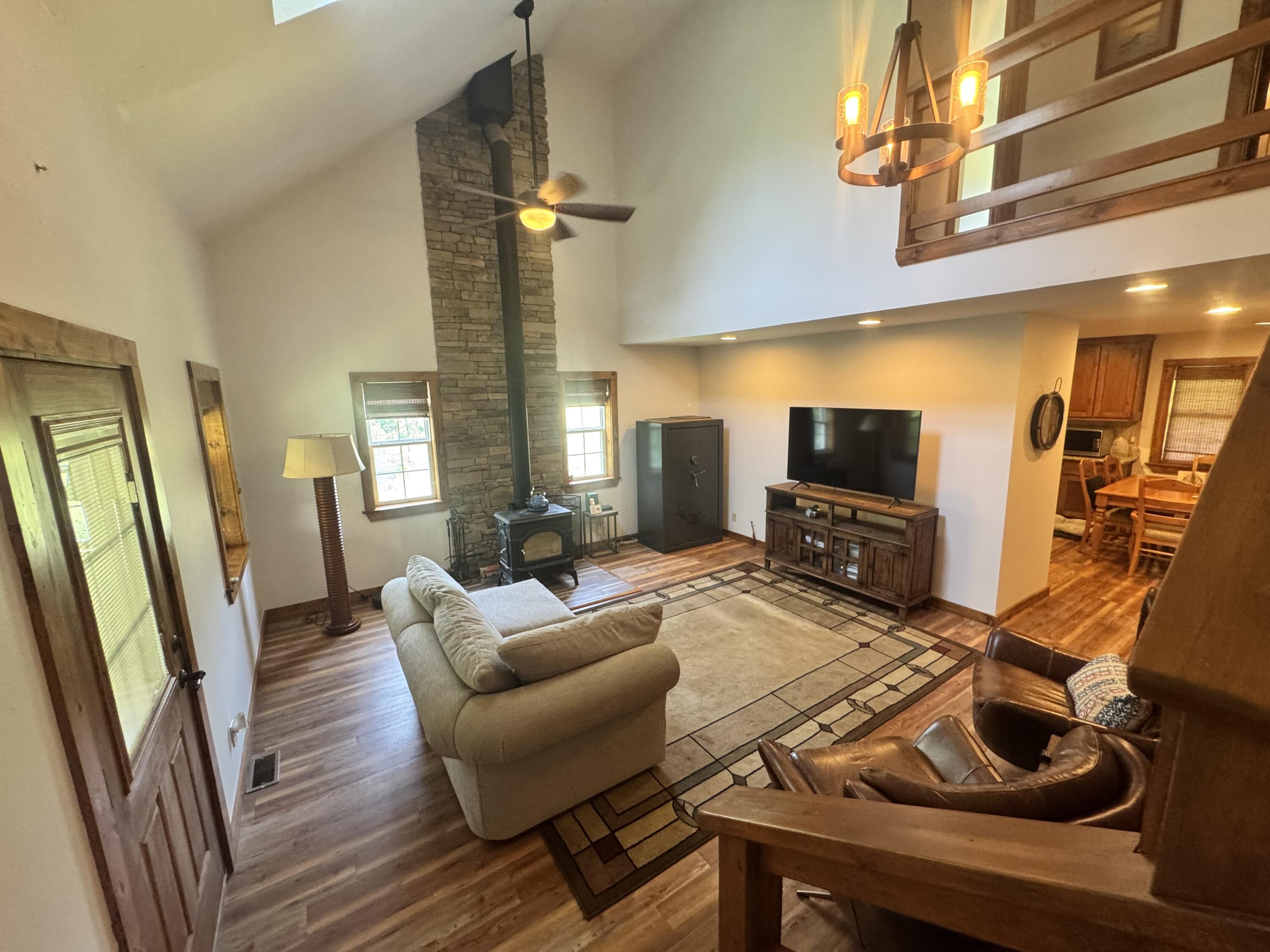 7382 Route Ee Highway Property Photo 6