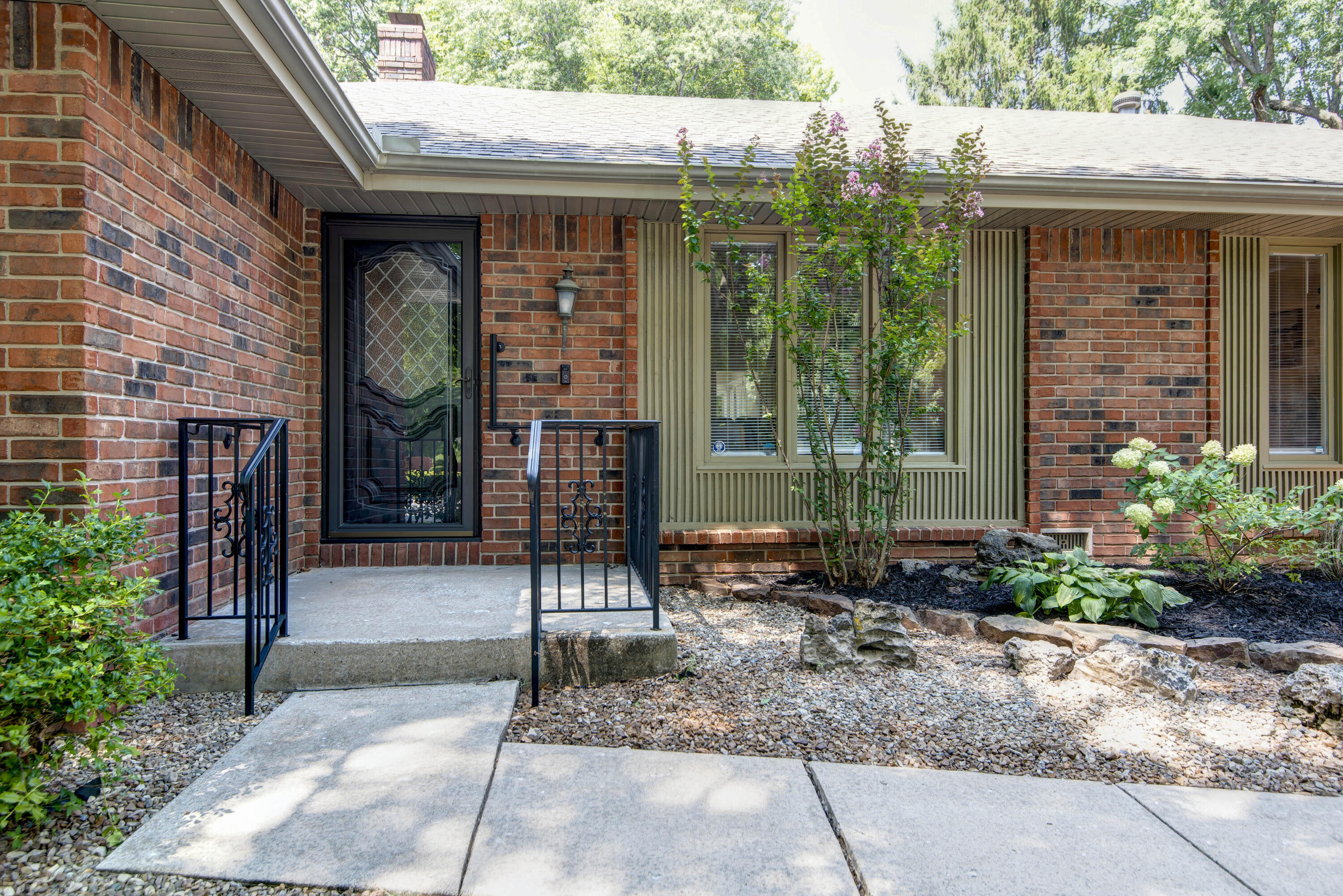 1705 East Vincent Drive Property Photo 5