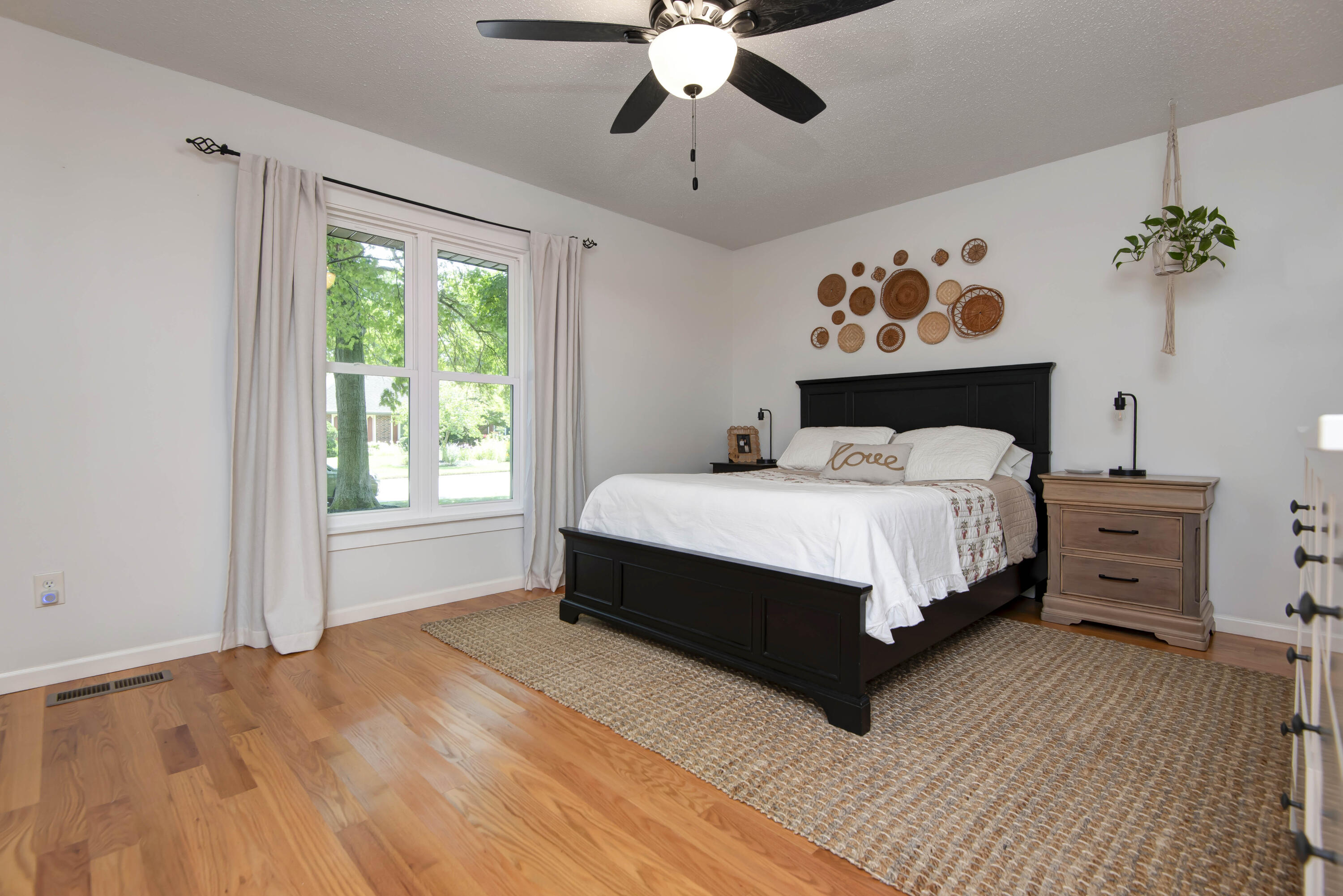 1705 East Vincent Drive Property Photo 6