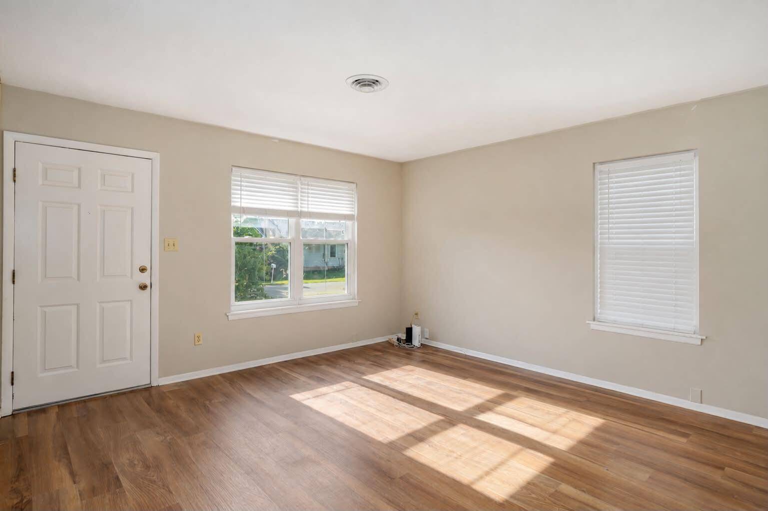2728 North Summit Avenue Property Photo 4