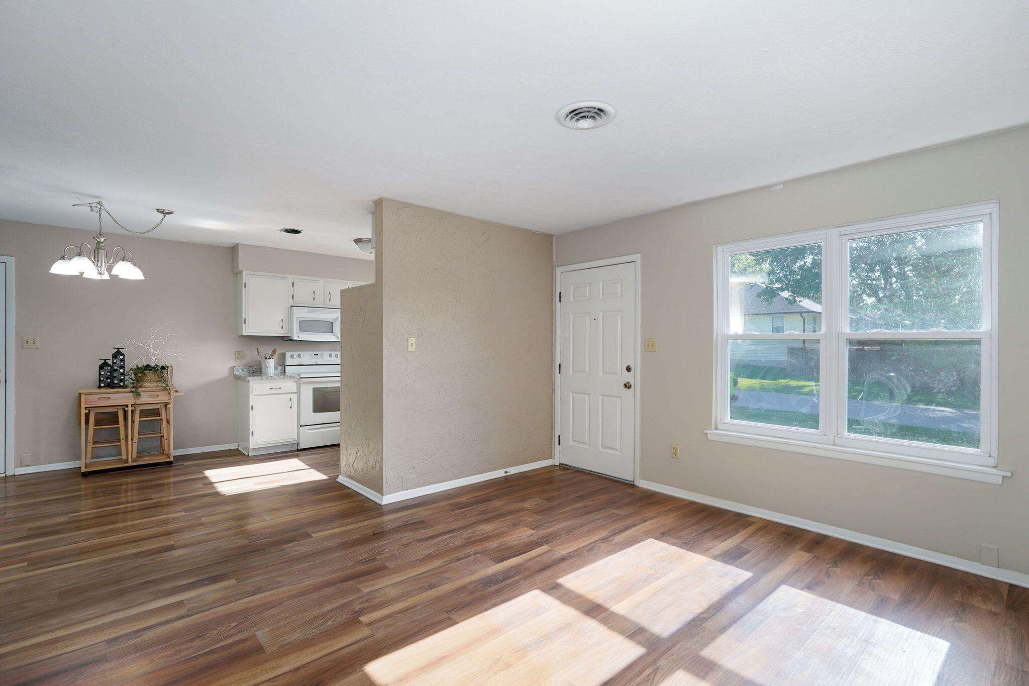 2728 North Summit Avenue Property Photo 6