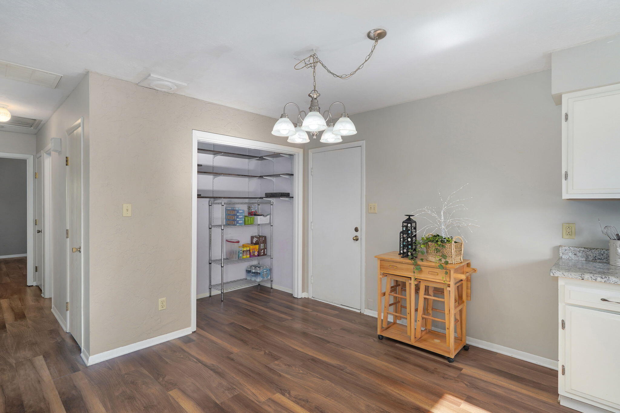2728 North Summit Avenue Property Photo 12