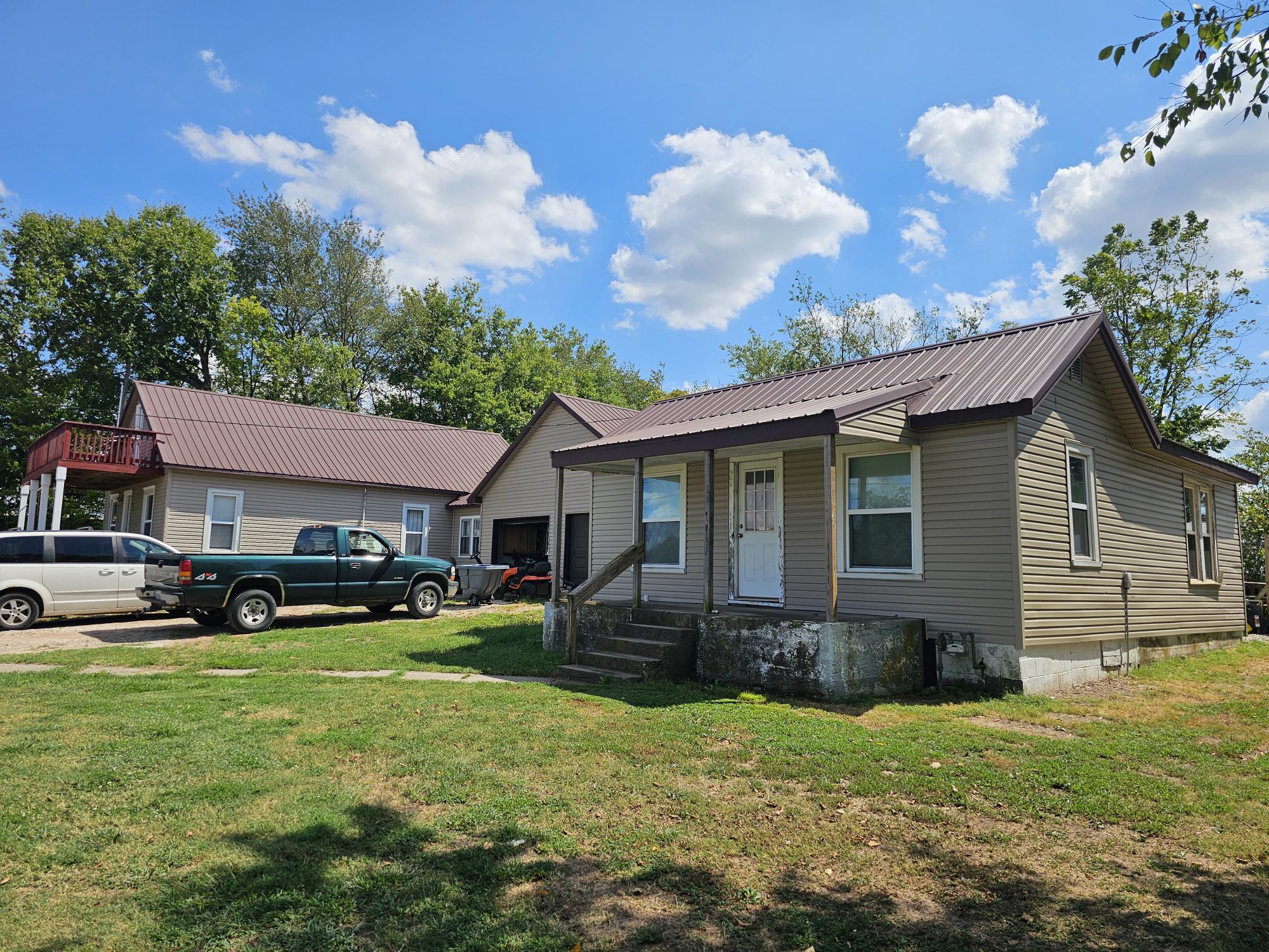 364 366 Phoenix Splitlog Road Property Photo 2