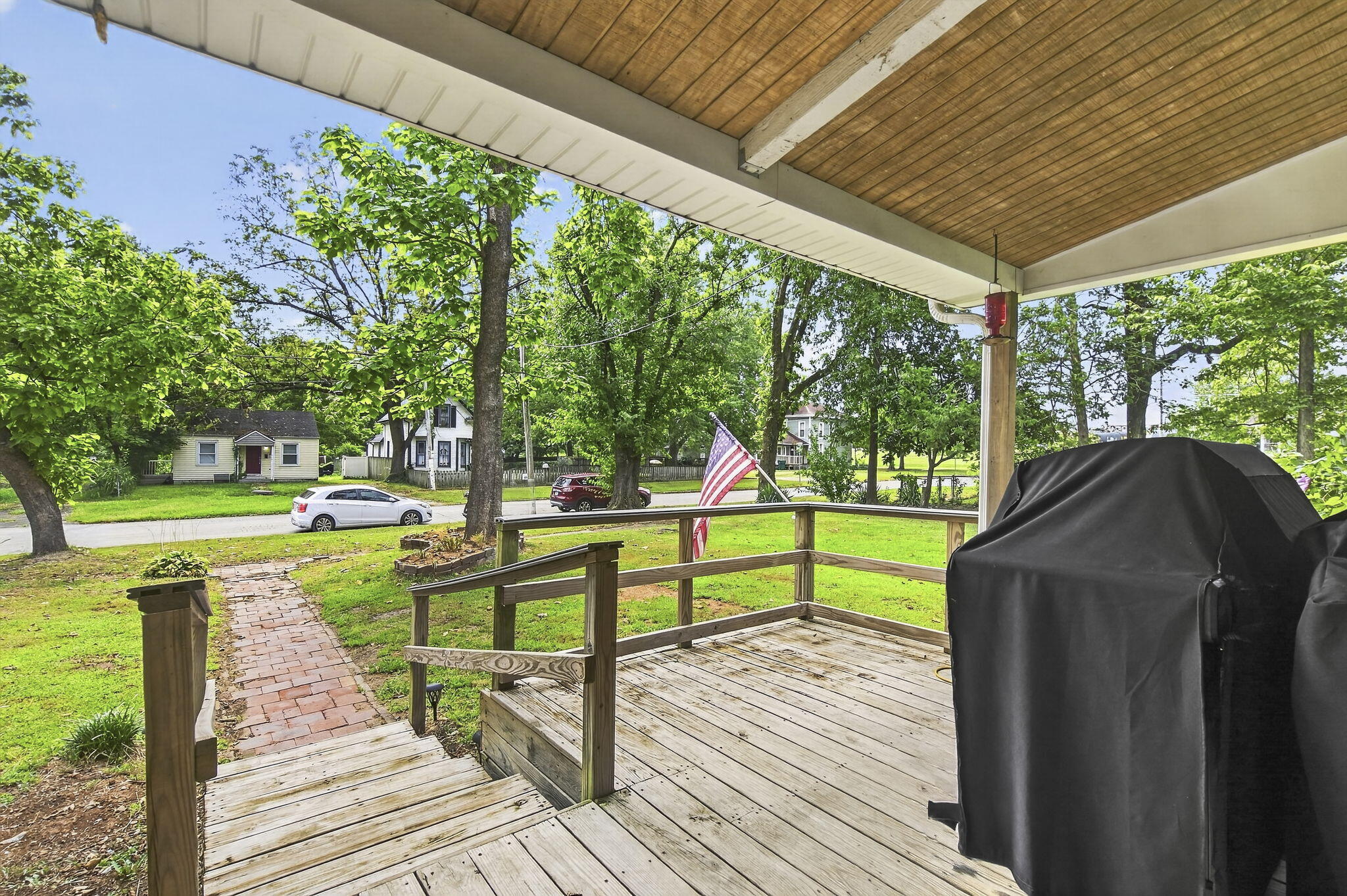 1911 North Benton Avenue Property Photo 2