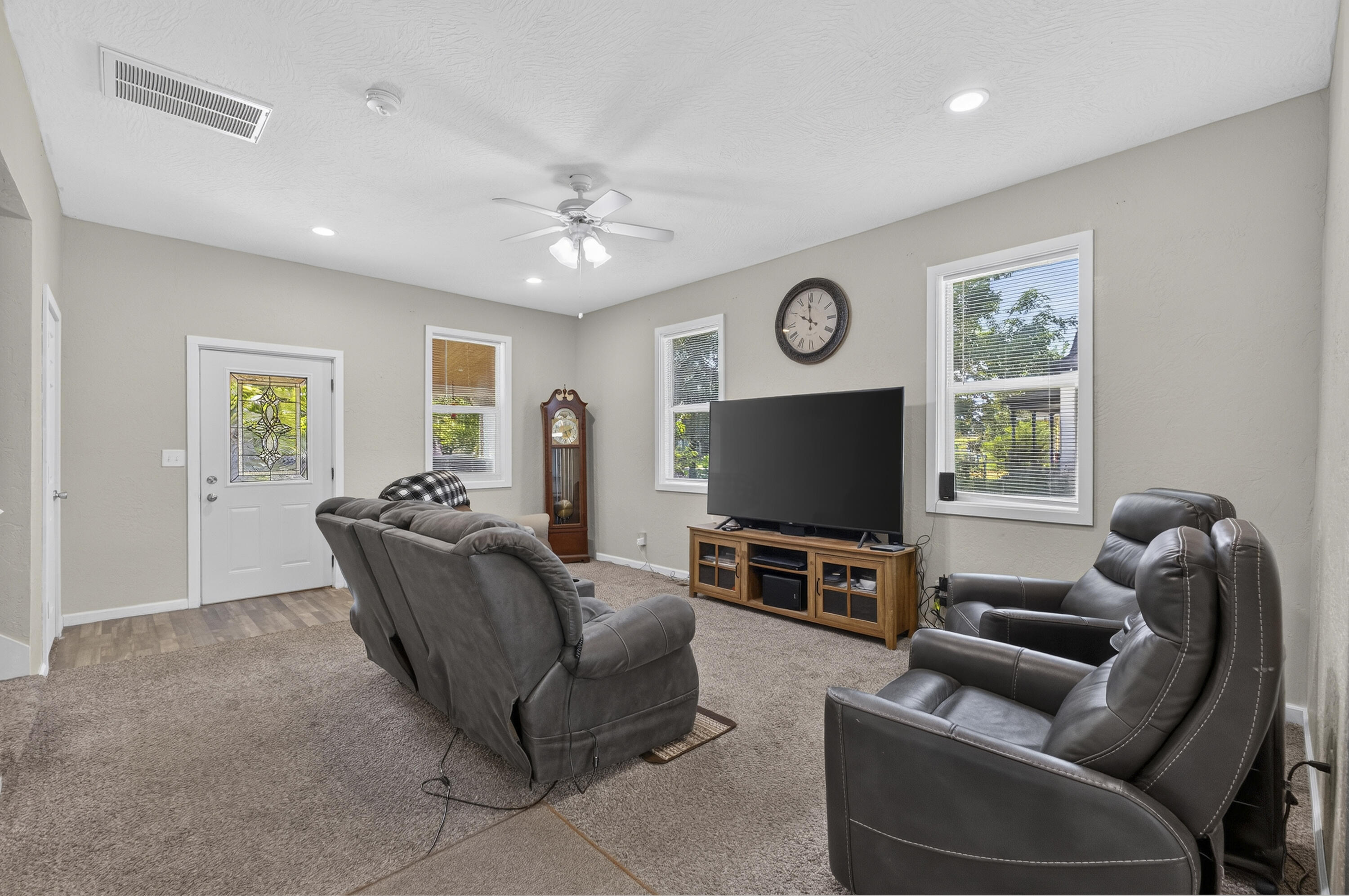 1911 North Benton Avenue Property Photo 5