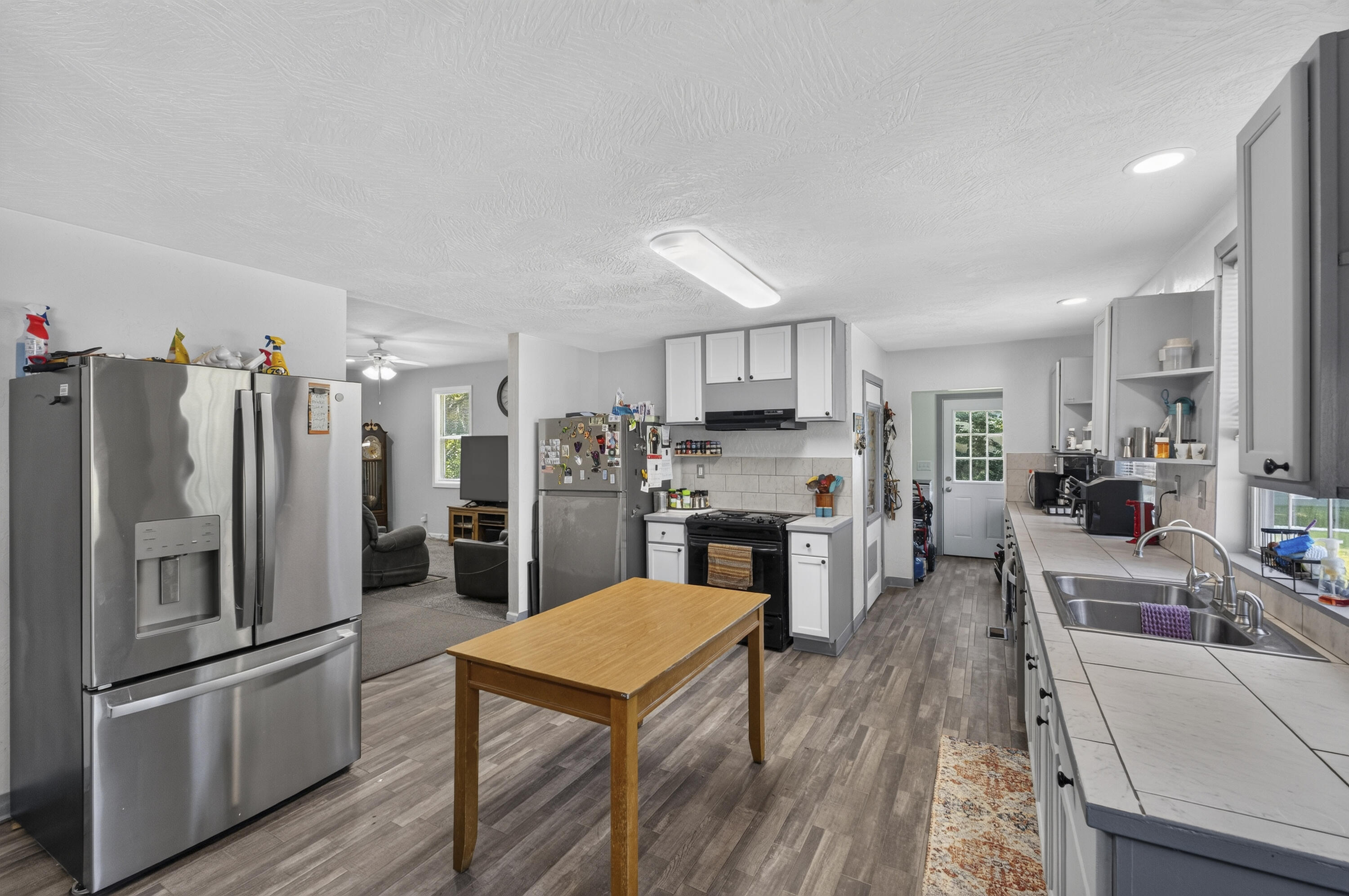 1911 North Benton Avenue Property Photo 7