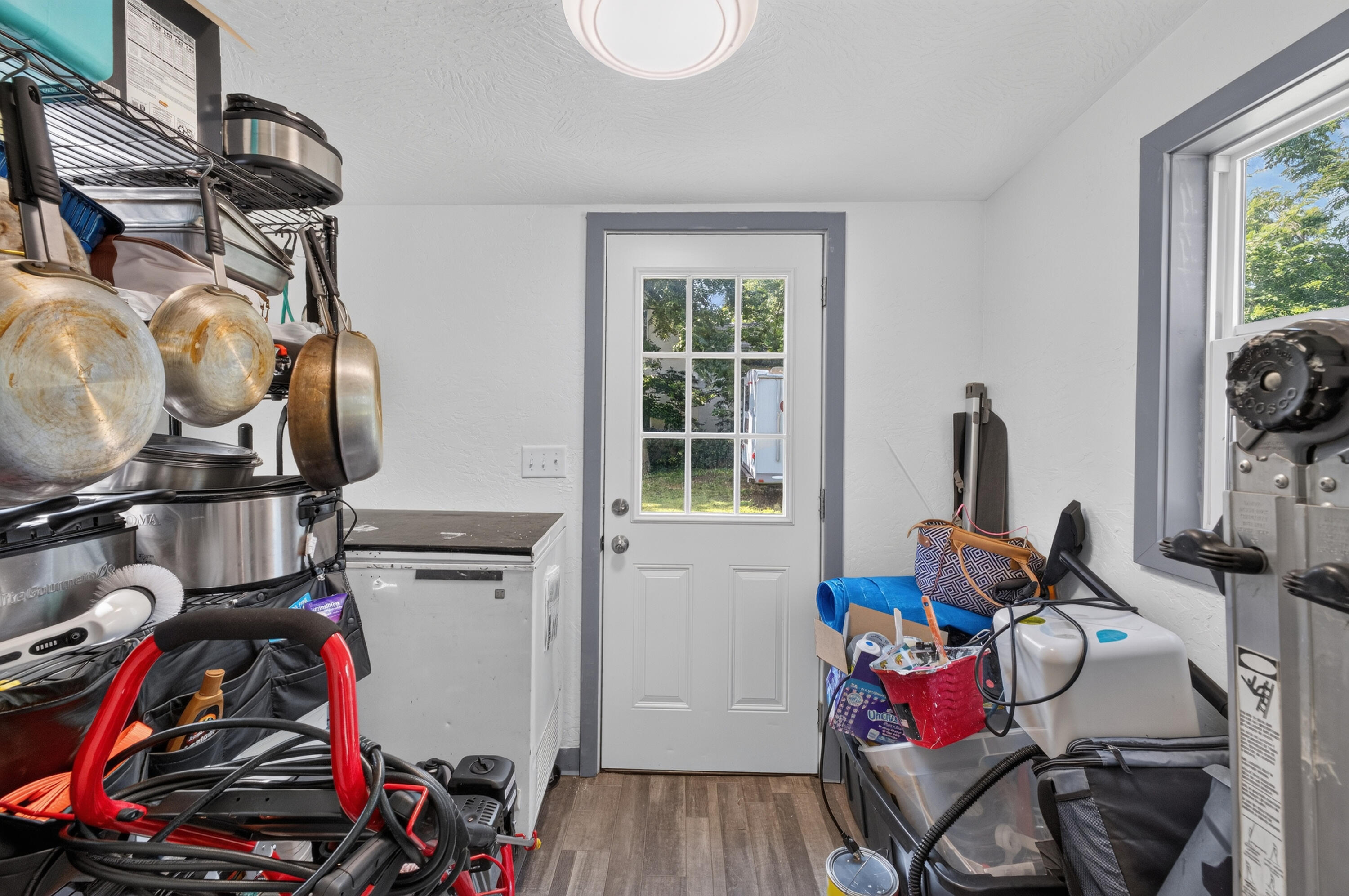 1911 North Benton Avenue Property Photo 11