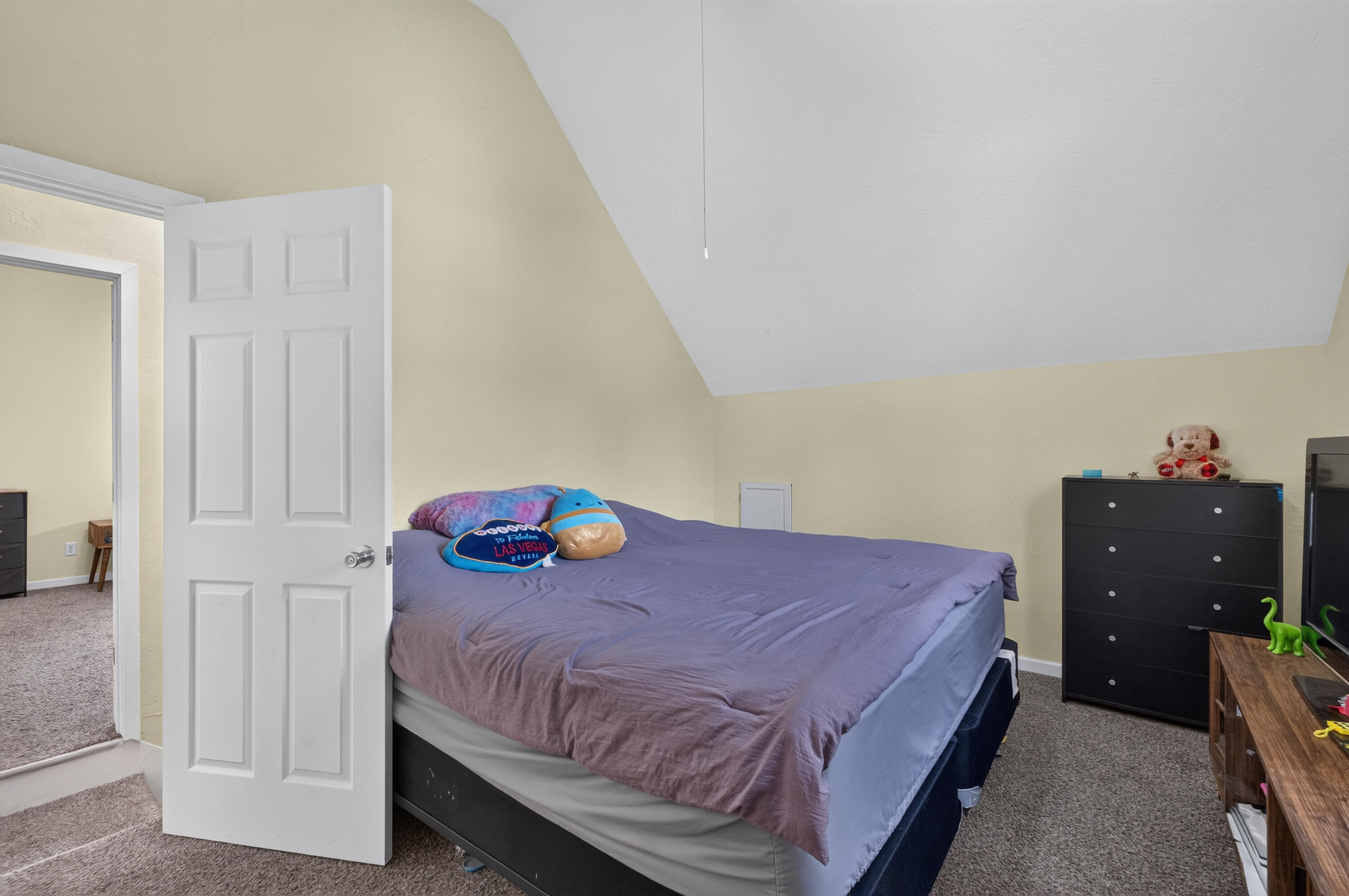 1911 North Benton Avenue Property Photo 14