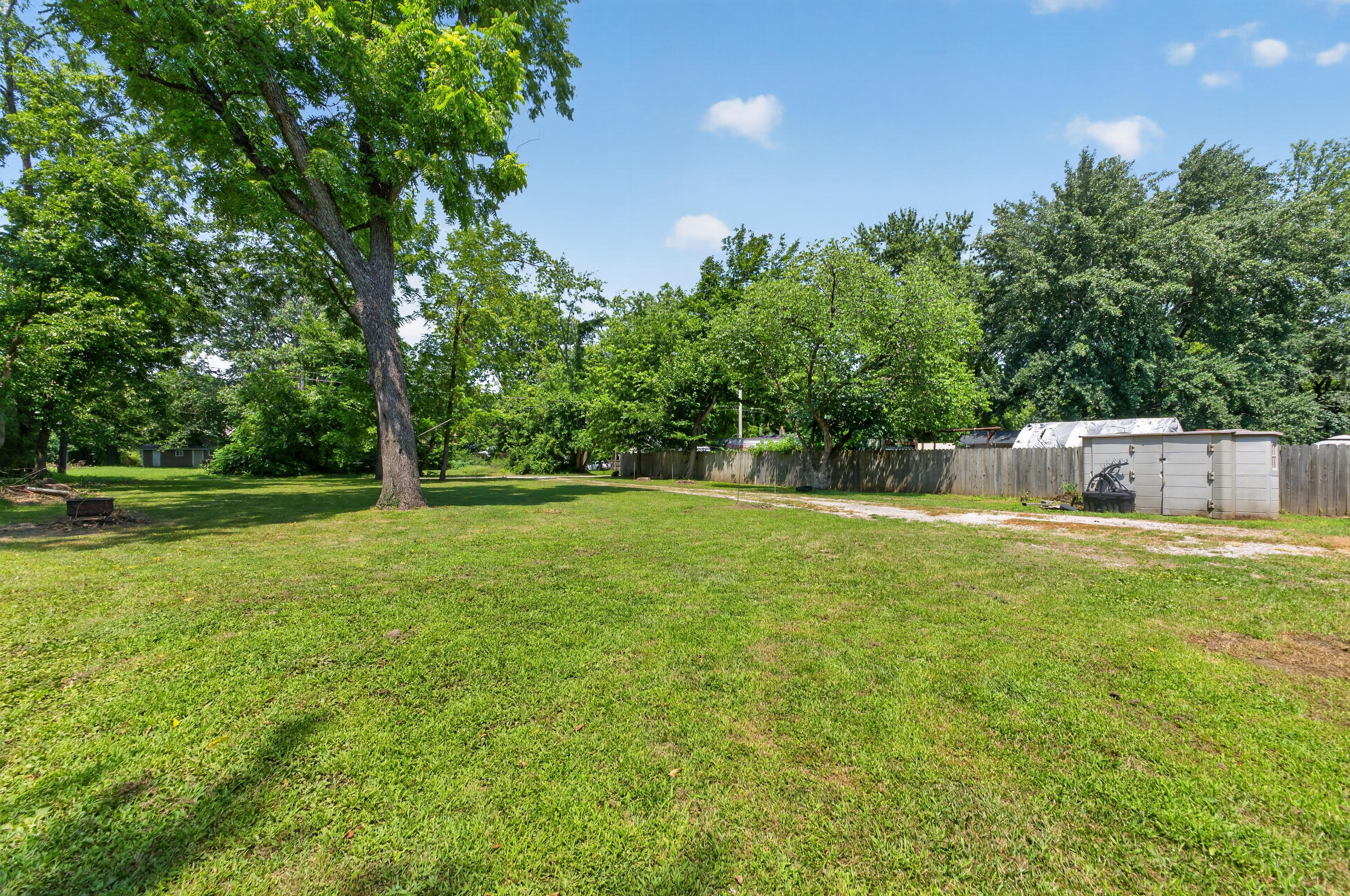 1911 North Benton Avenue Property Photo 20