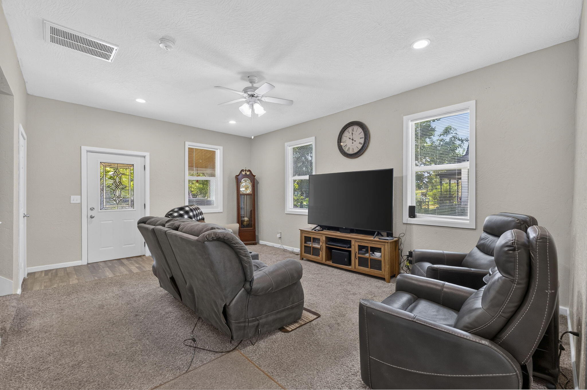 1911 North Benton Avenue Property Photo 23