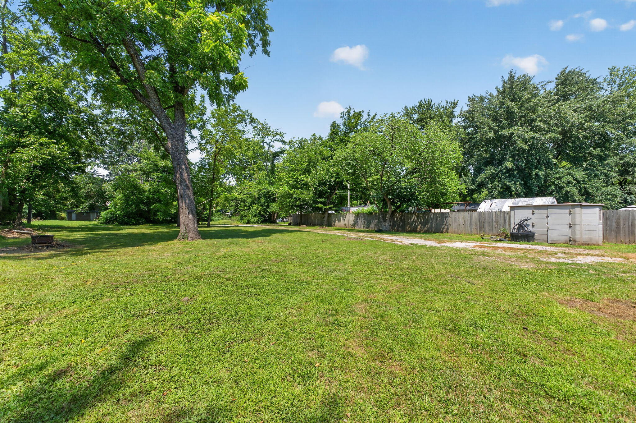 1911 North Benton Avenue Property Photo 27
