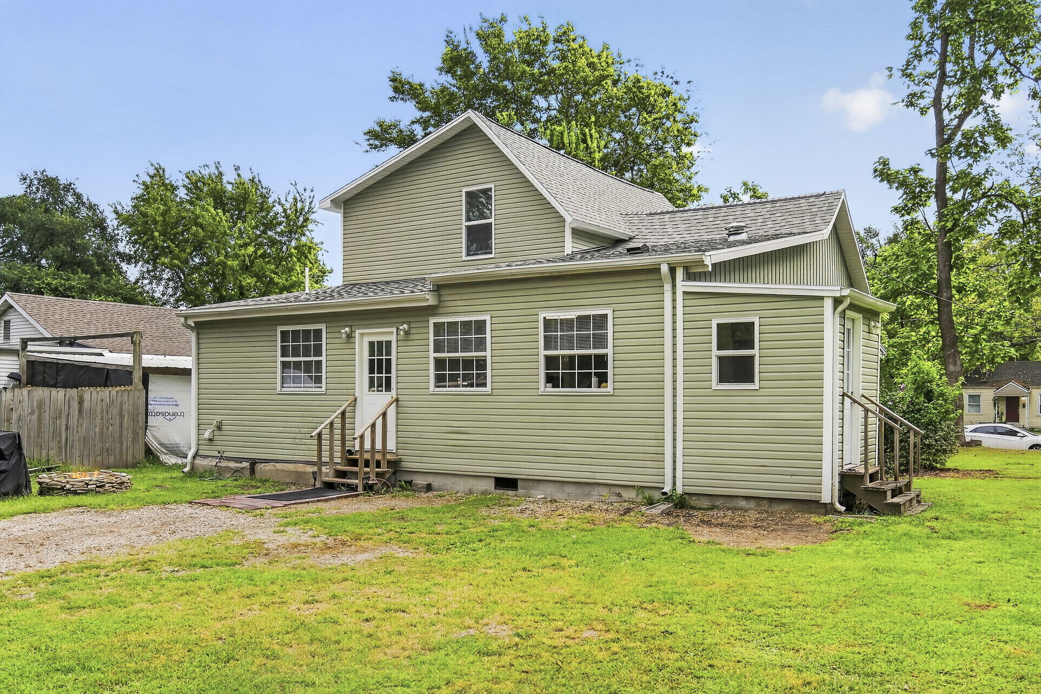 1911 North Benton Avenue Property Photo 29