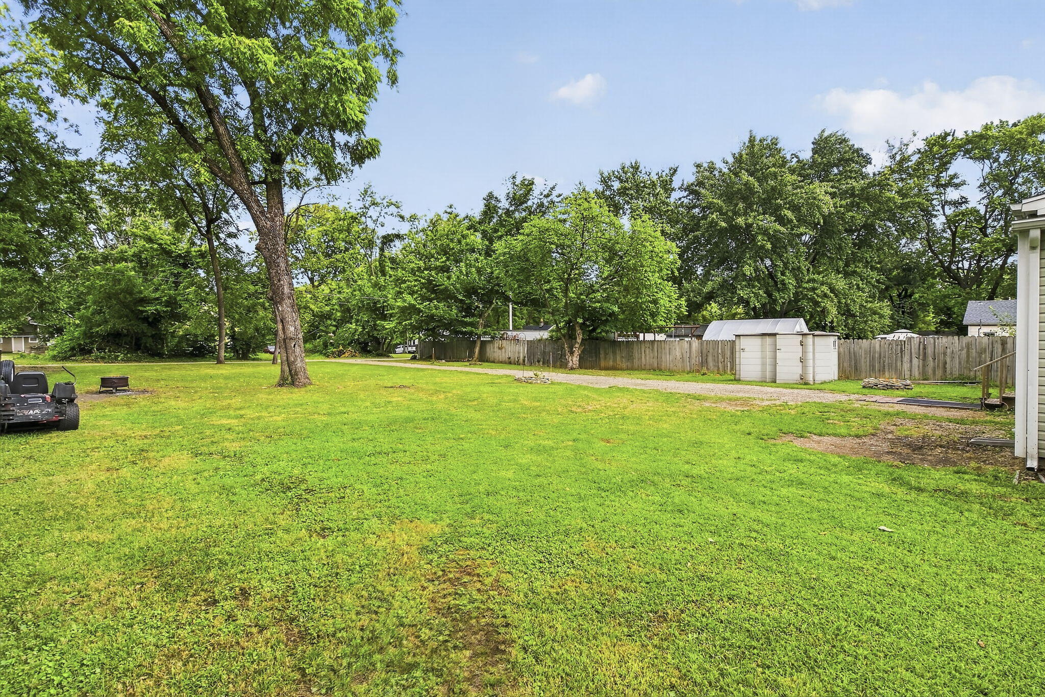 1911 North Benton Avenue Property Photo 33