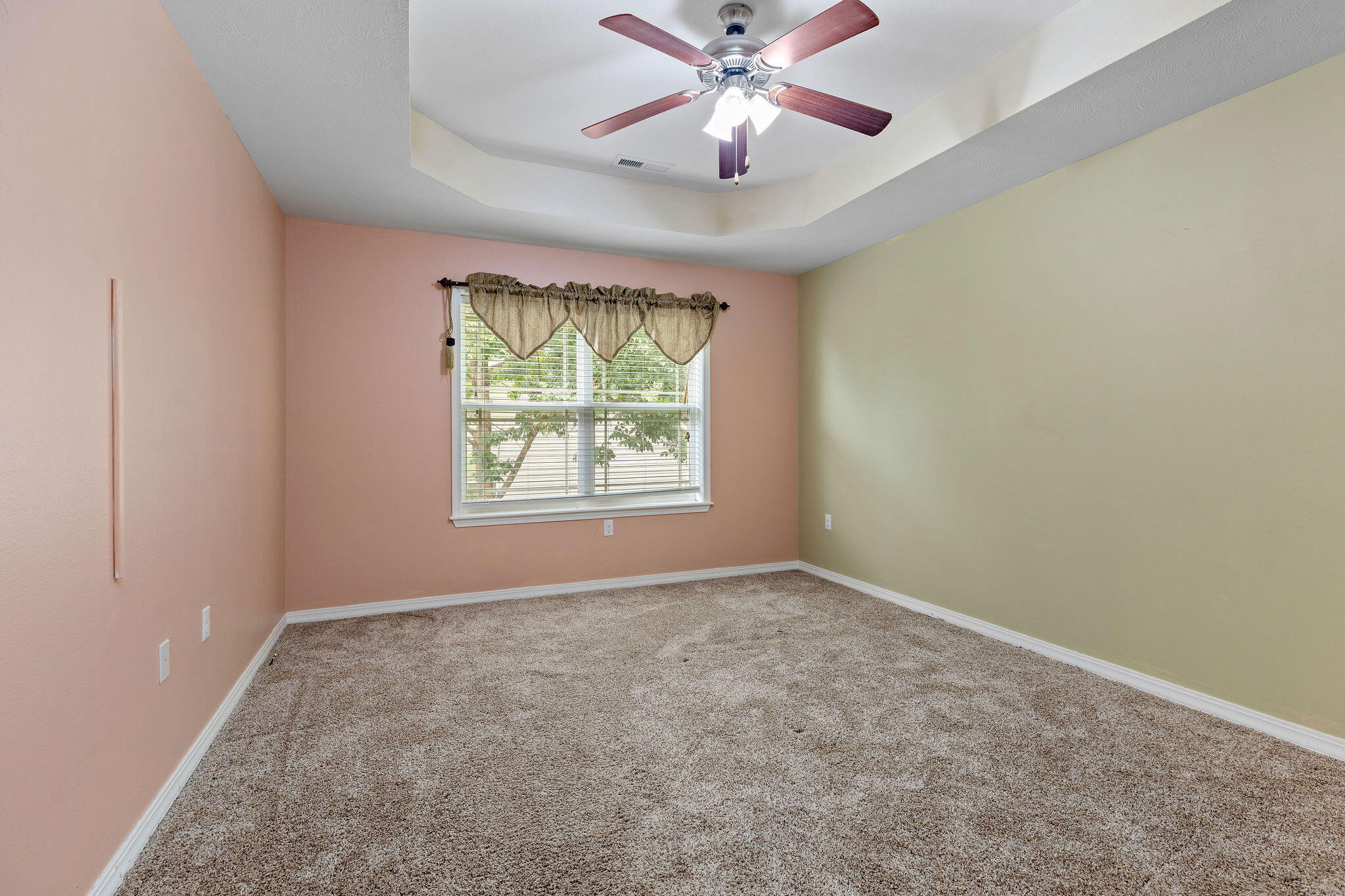 121 Daless Court Property Photo 10