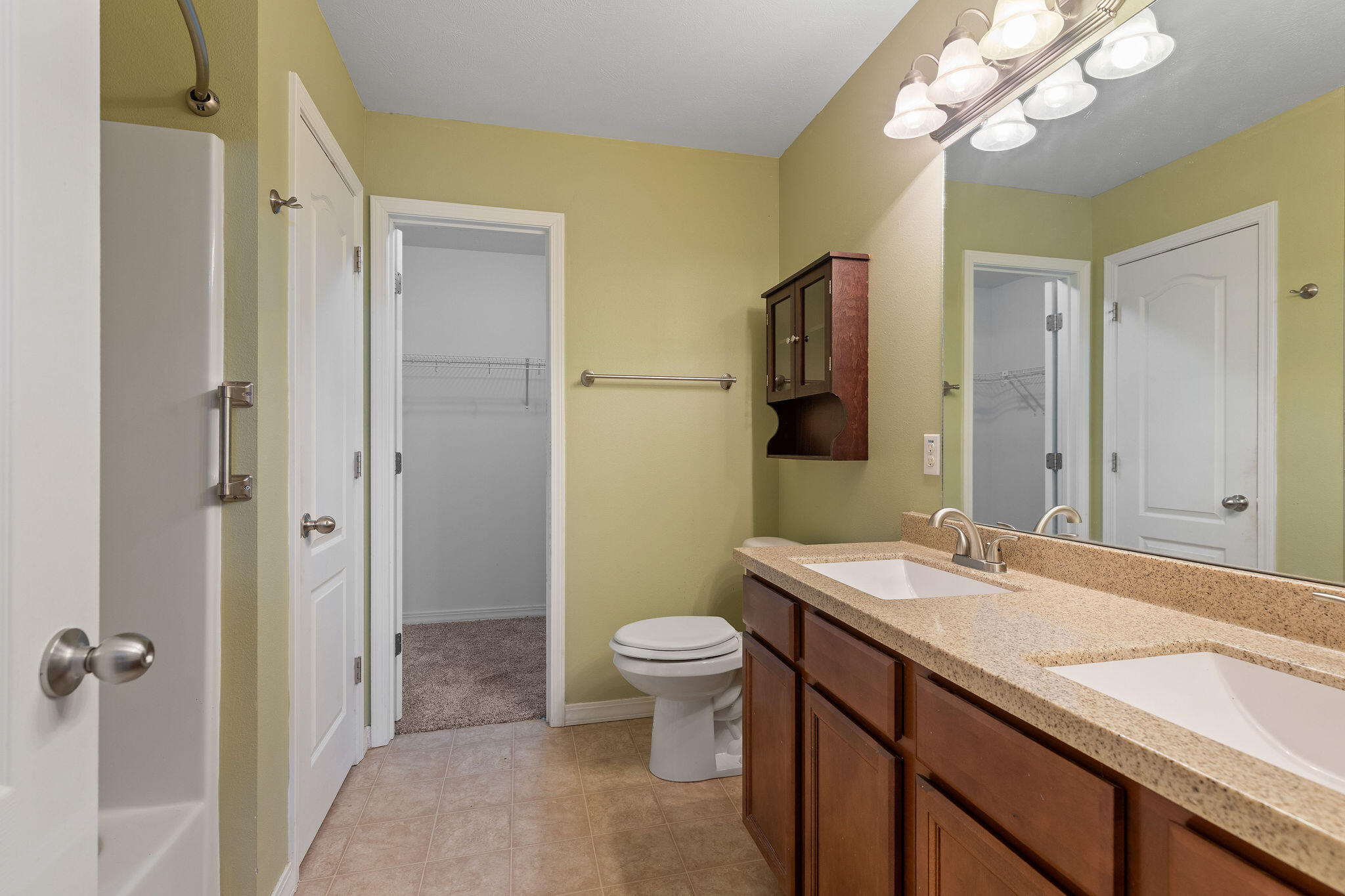 121 Daless Court Property Photo 13