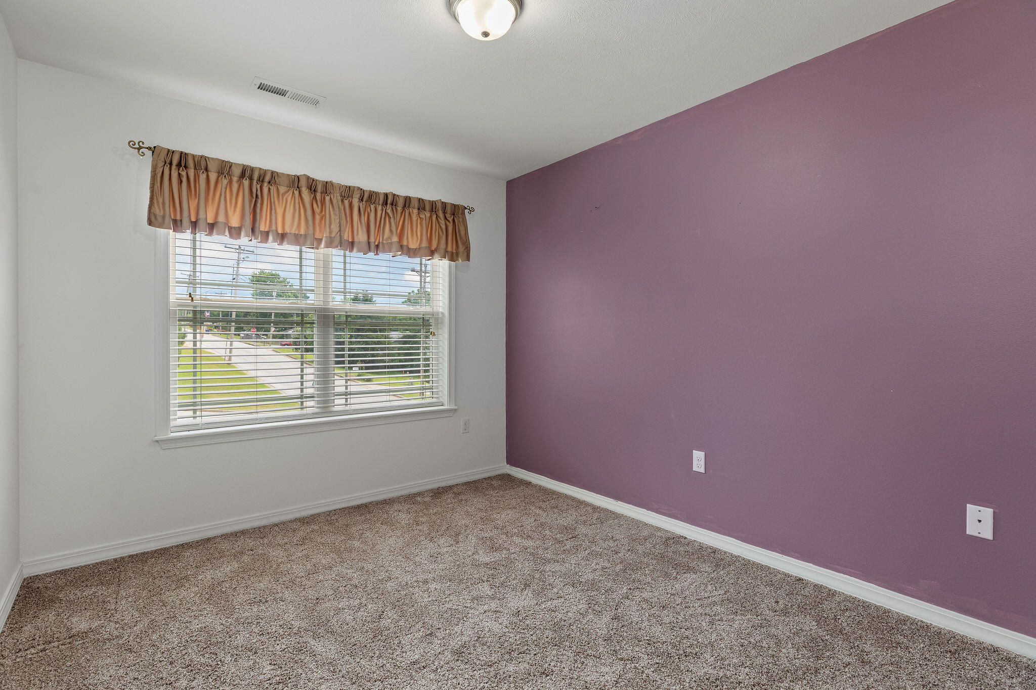 121 Daless Court Property Photo 15