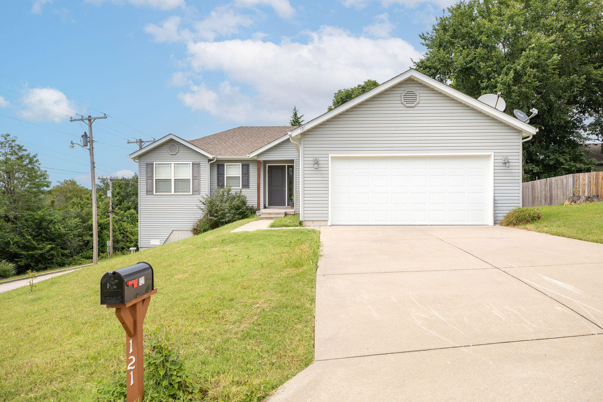 121 Daless Court Property Photo 18