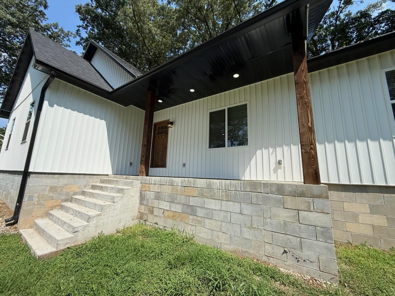 409 Valley Road Property Photo 3