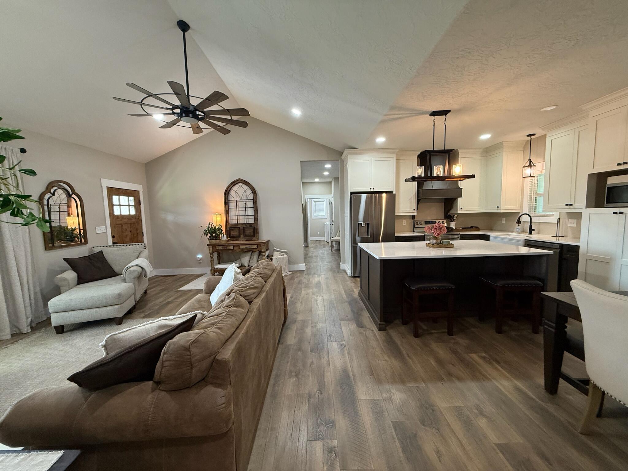 409 Valley Road Property Photo 6