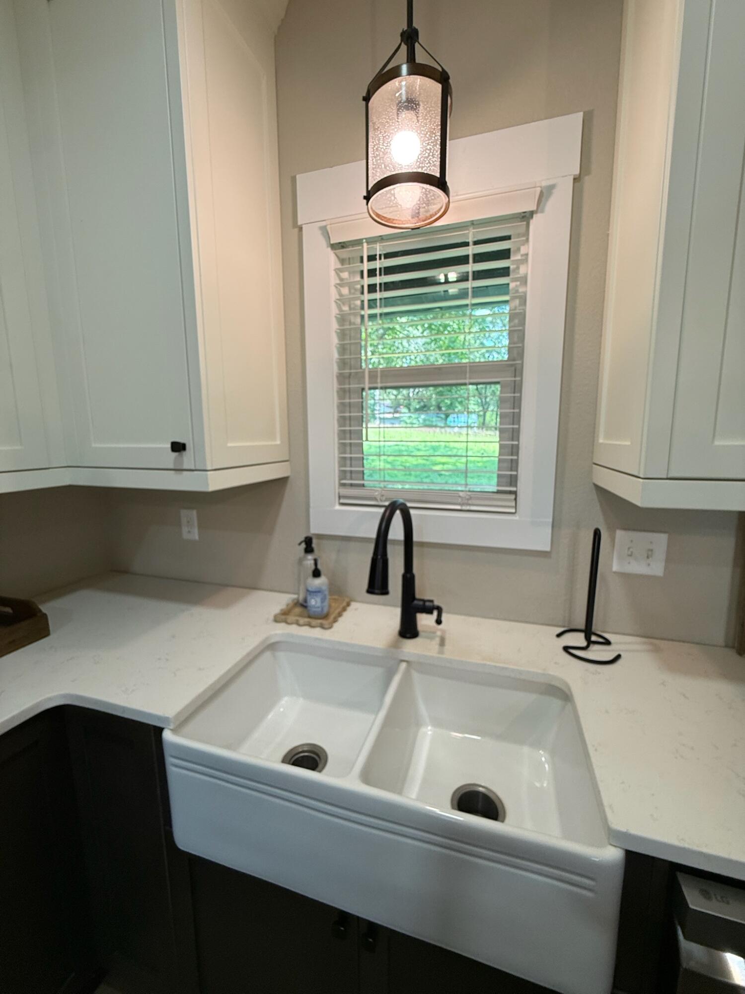 409 Valley Road Property Photo 10
