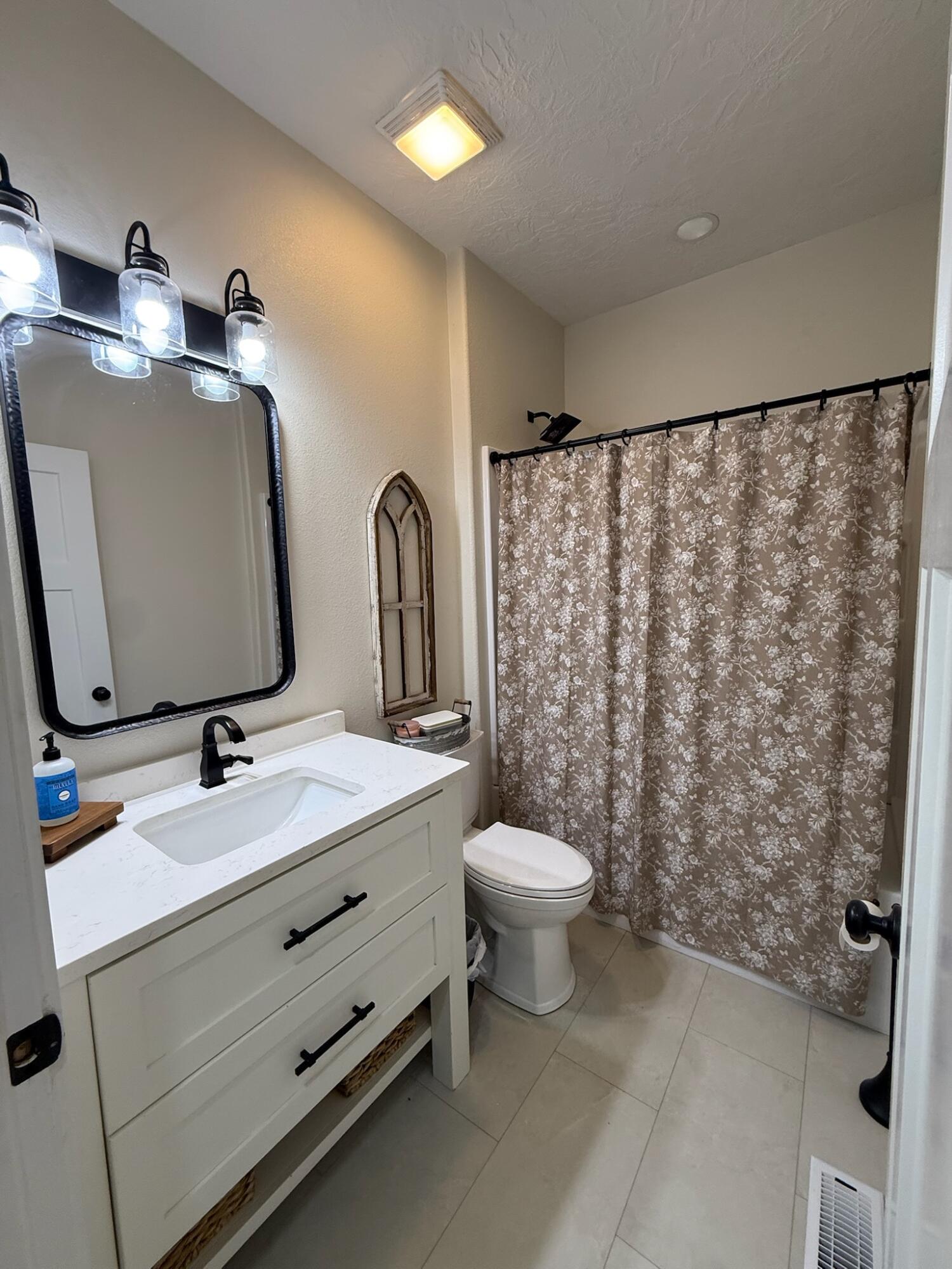 409 Valley Road Property Photo 17
