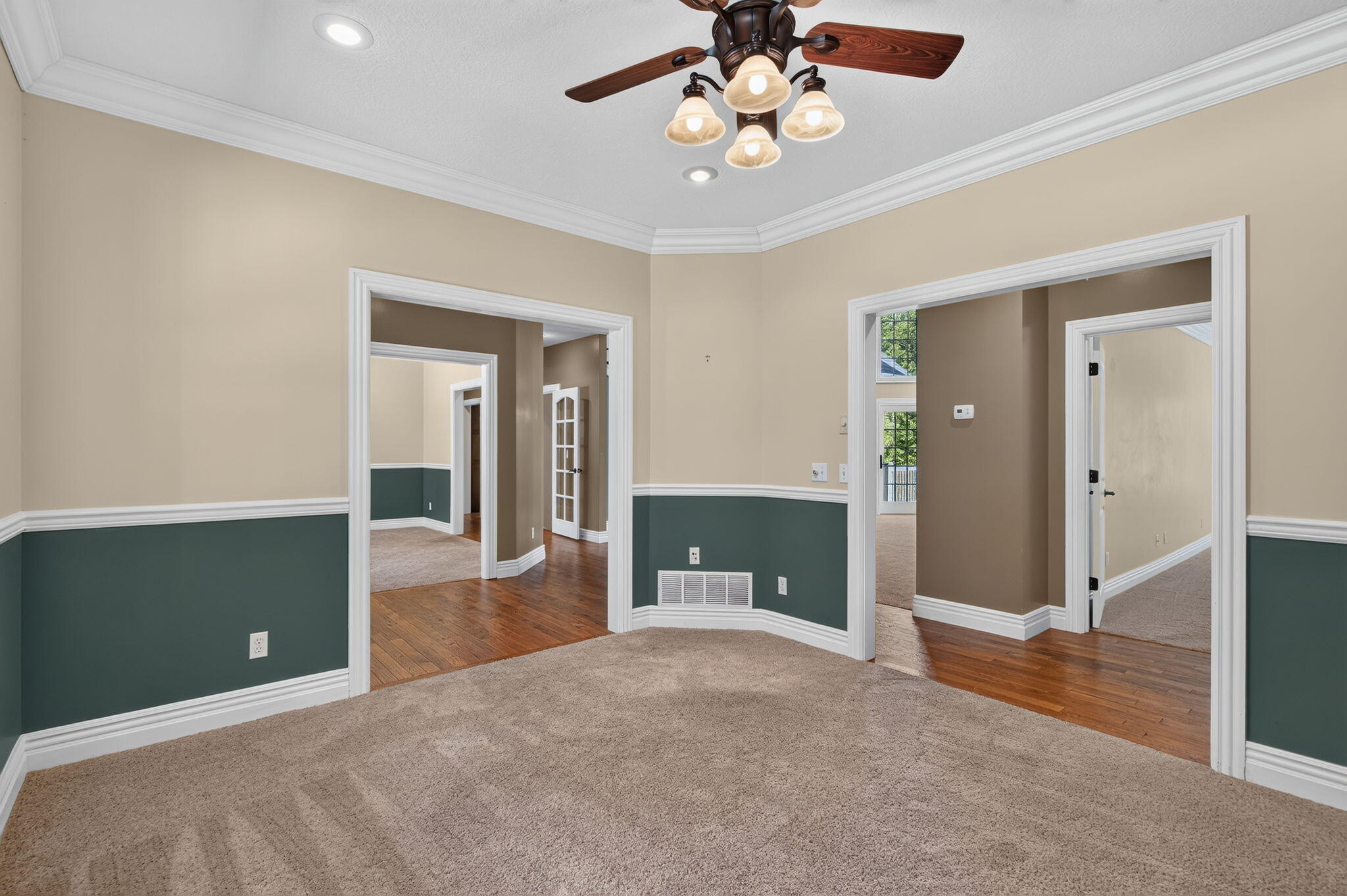 21194 Lawrence 2230 Property Photo 21