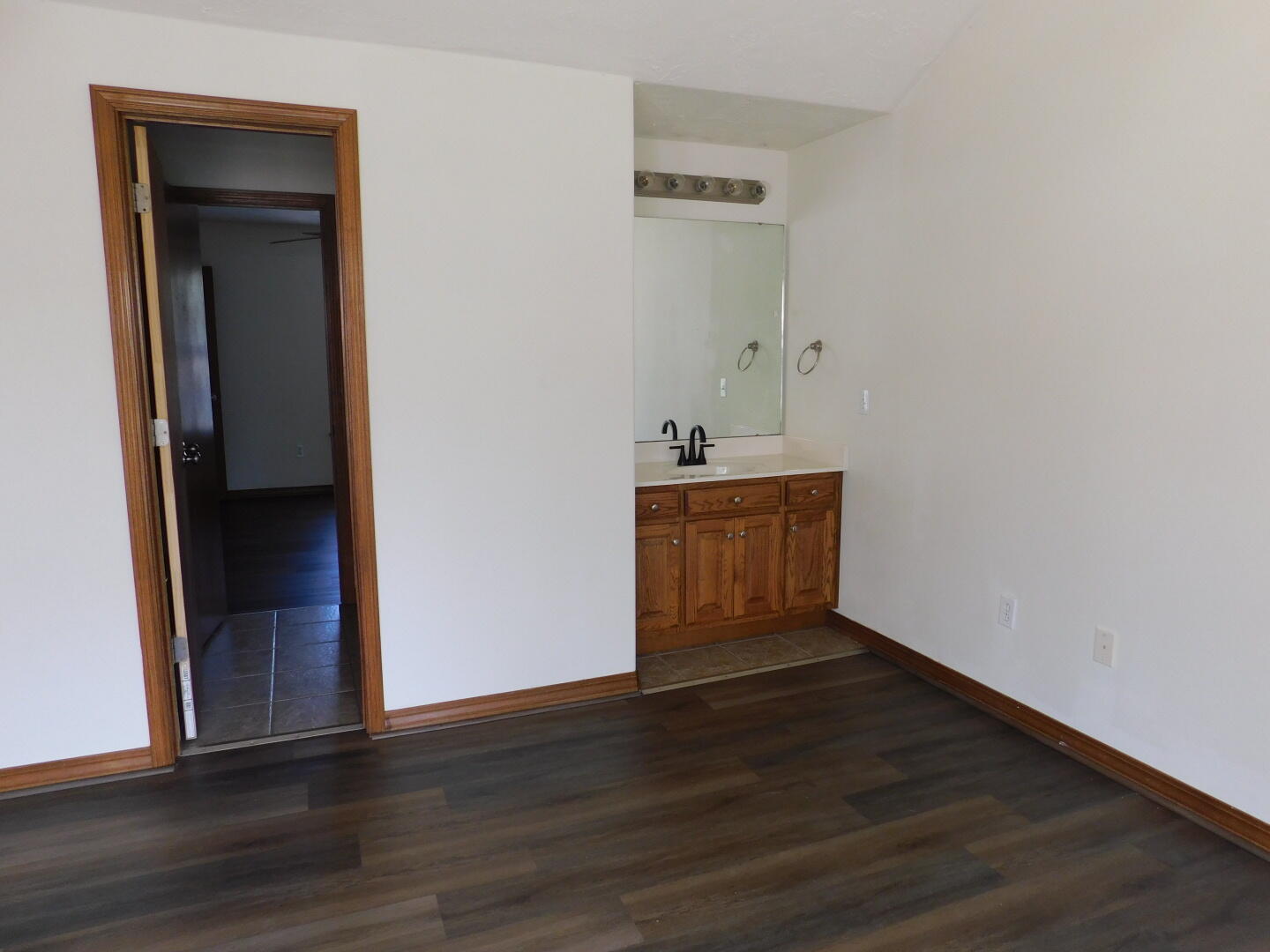 406 West Cale Property Photo 11