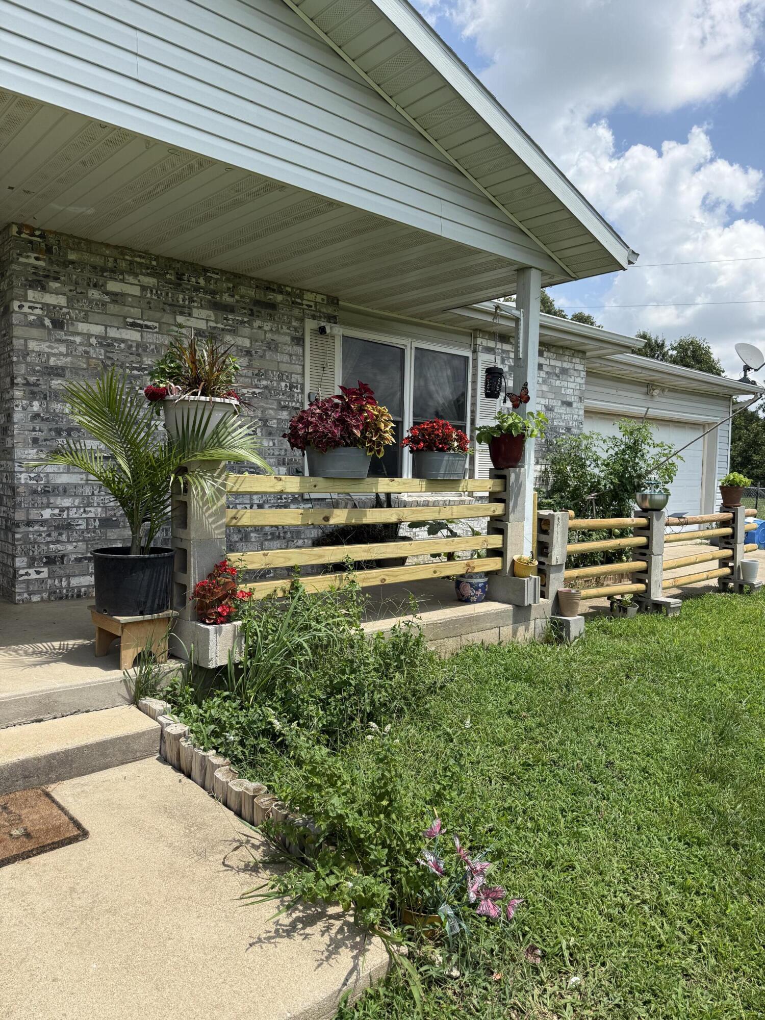 15185 Deercreek Road Property Photo 2
