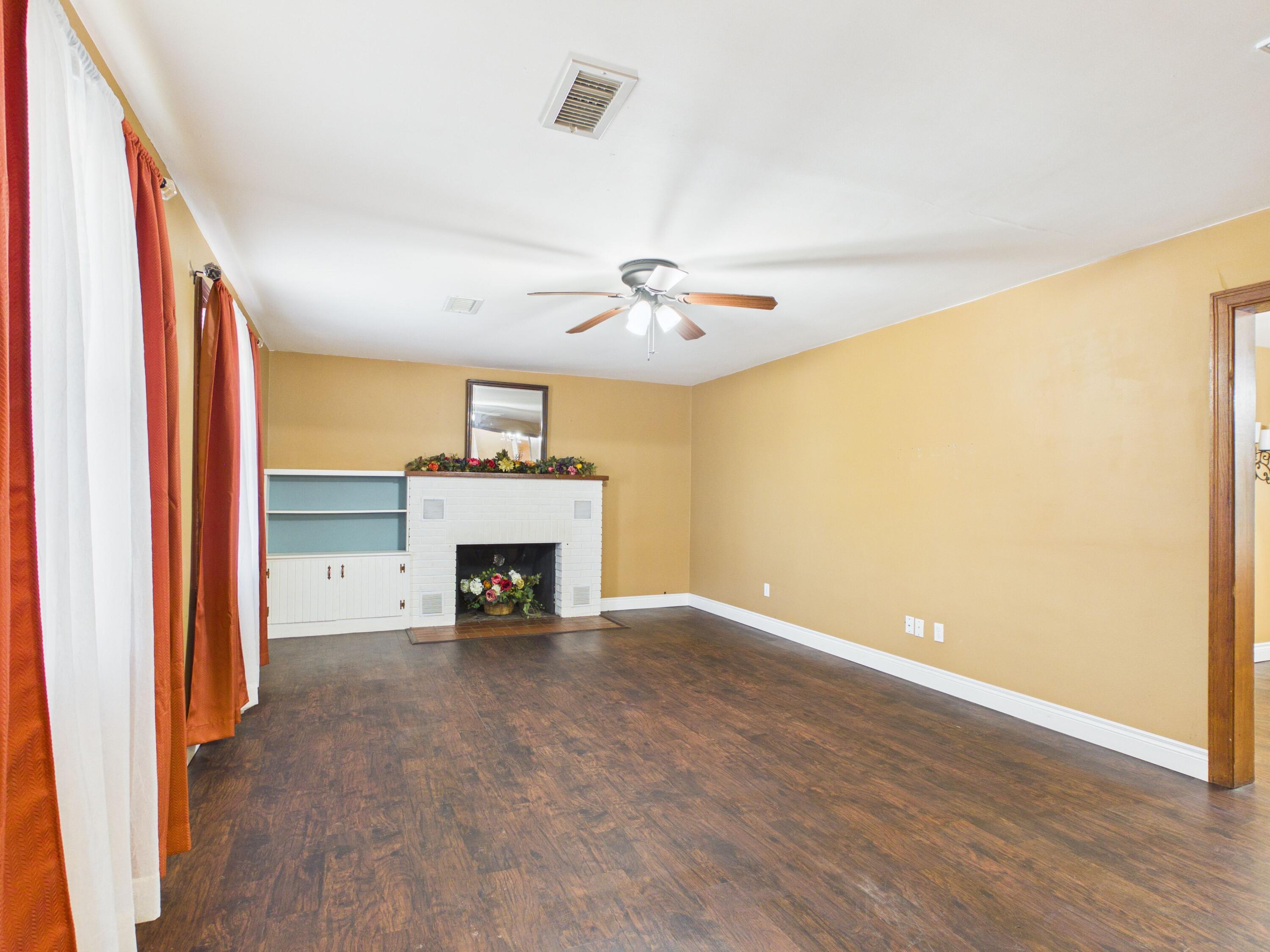 803 North Springfield Street Property Photo 15