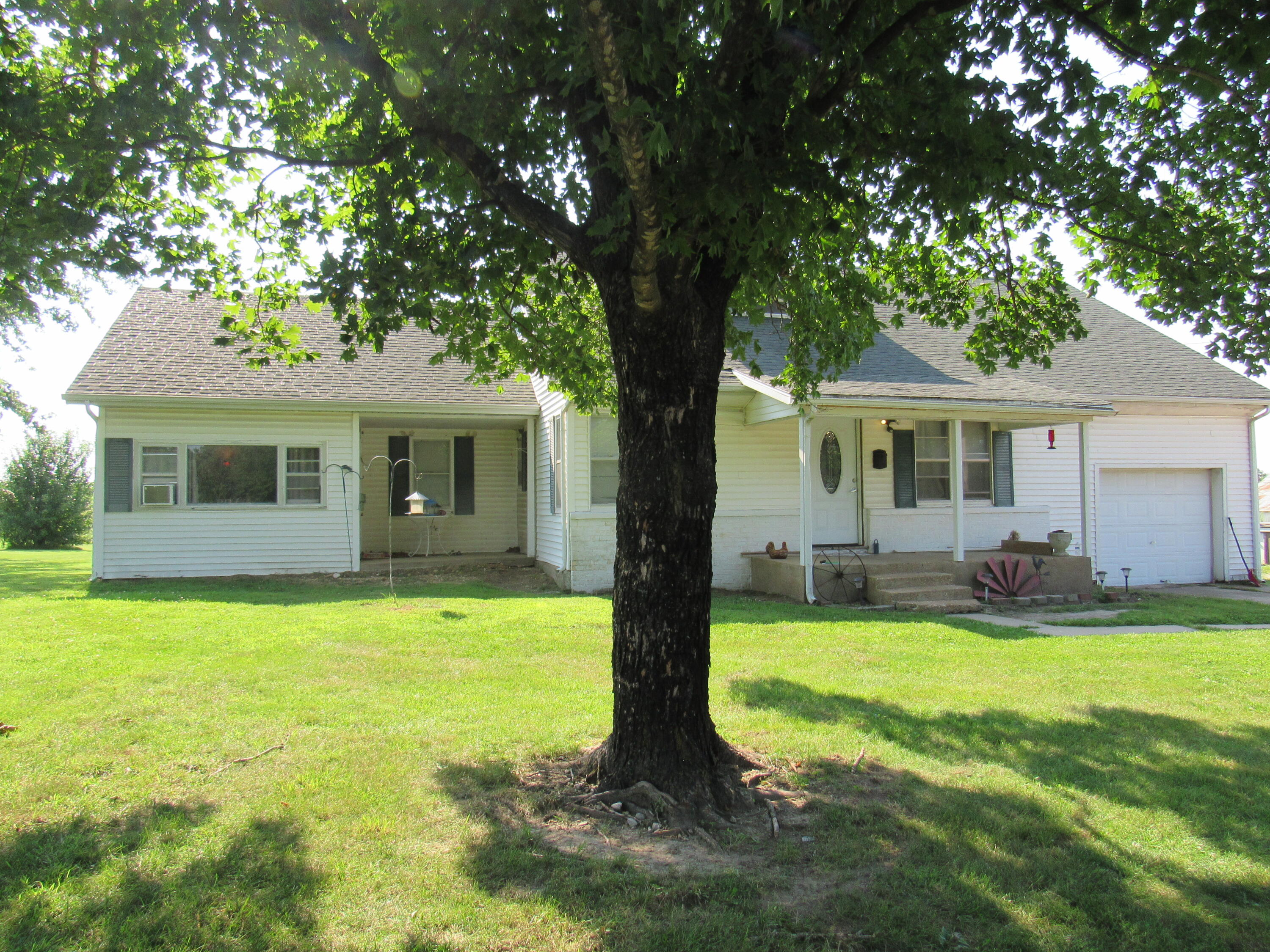 419 State Road H Property Photo 1