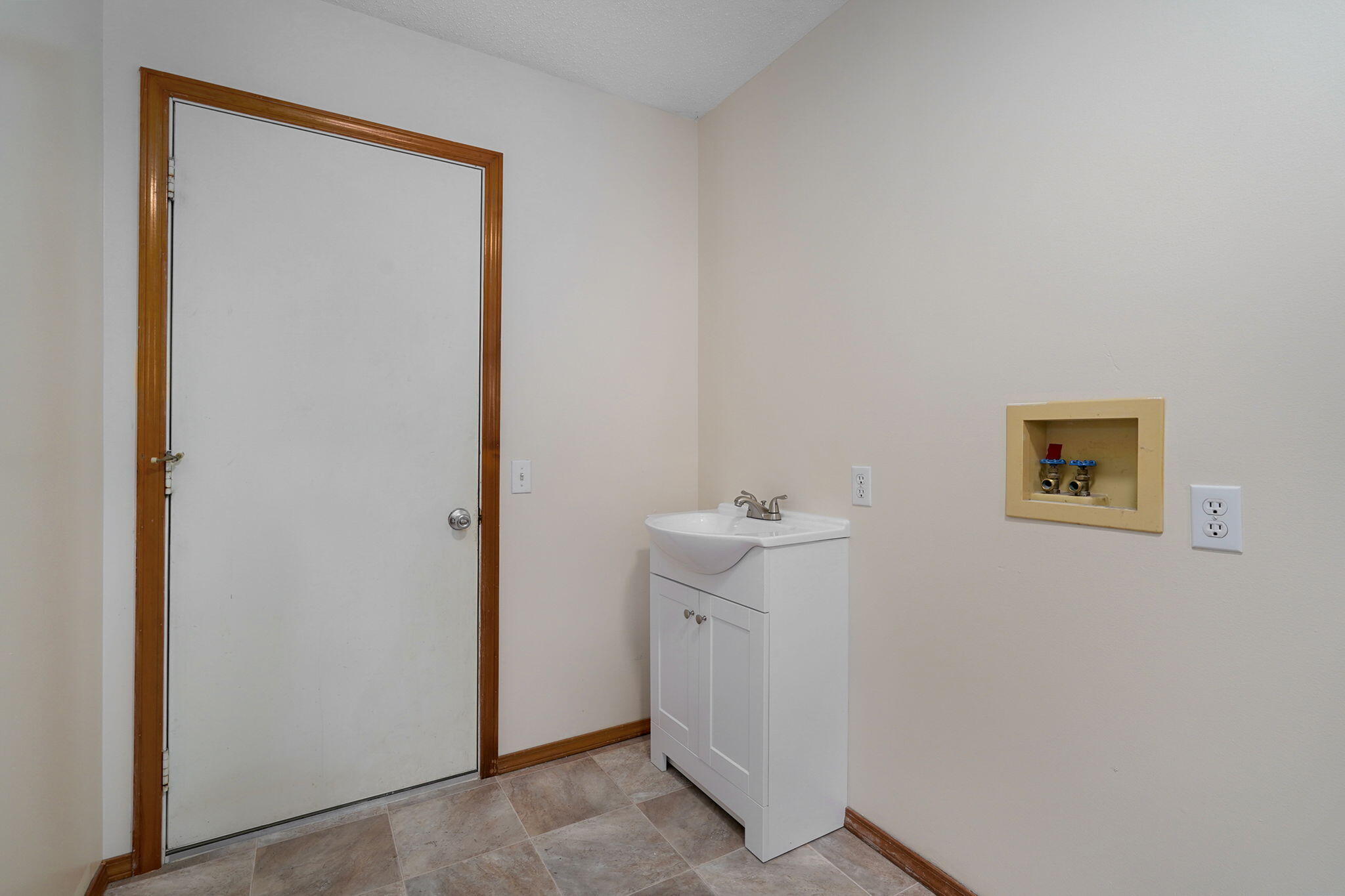2323 West Austin Street Property Photo 16
