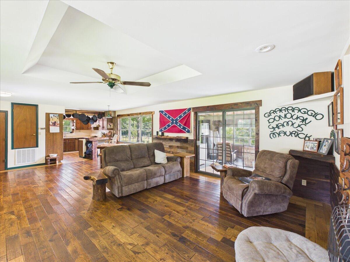 16577 State Highway H Property Photo 32