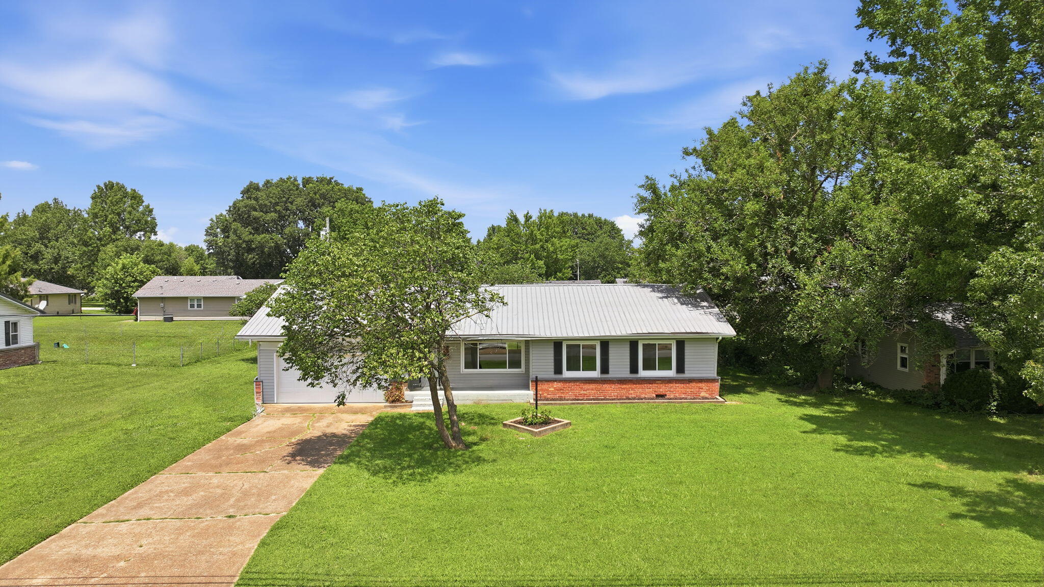 1611 West Fair Play Street Property Photo 3
